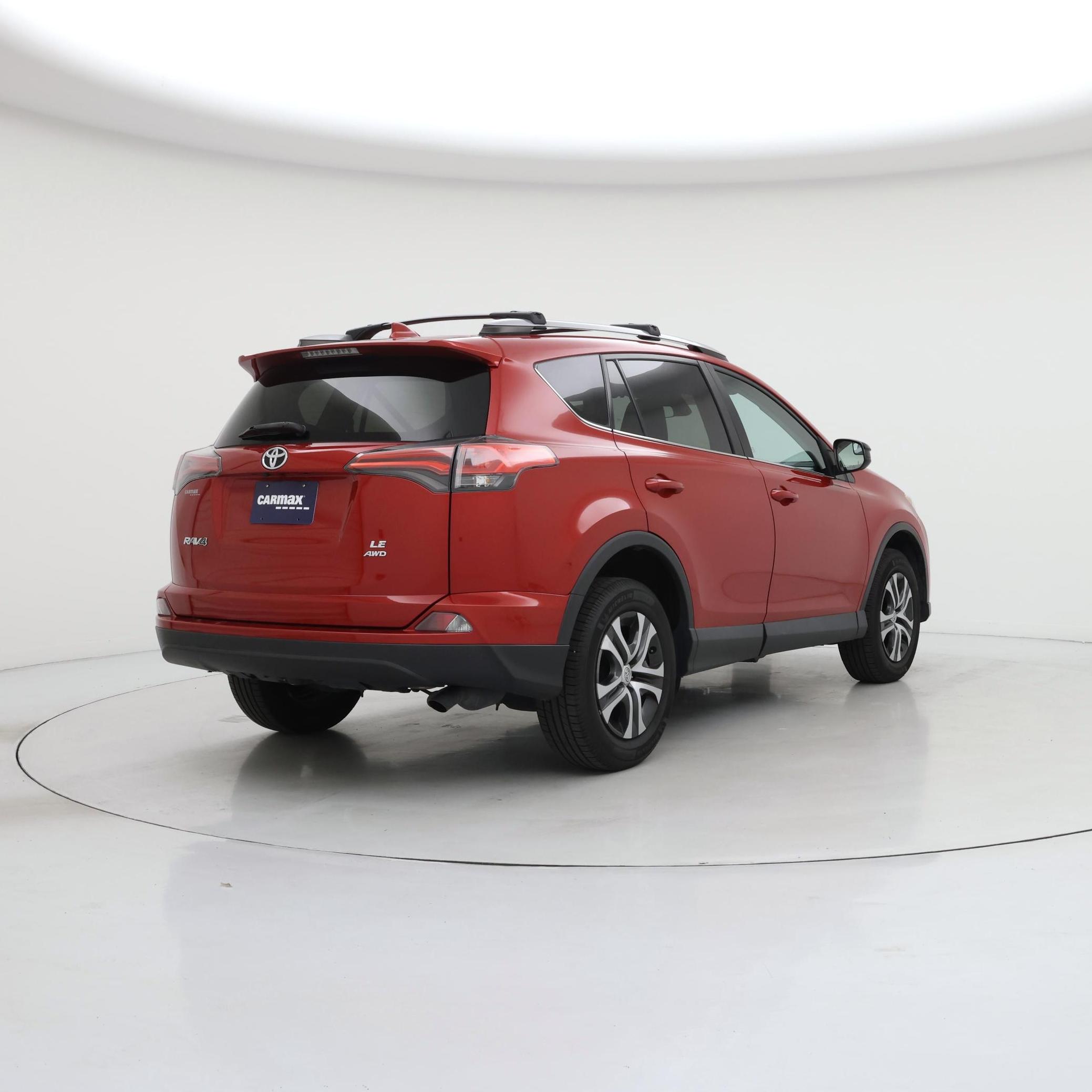 Thumbnail: 2017 Toyota RAV4 - 8
