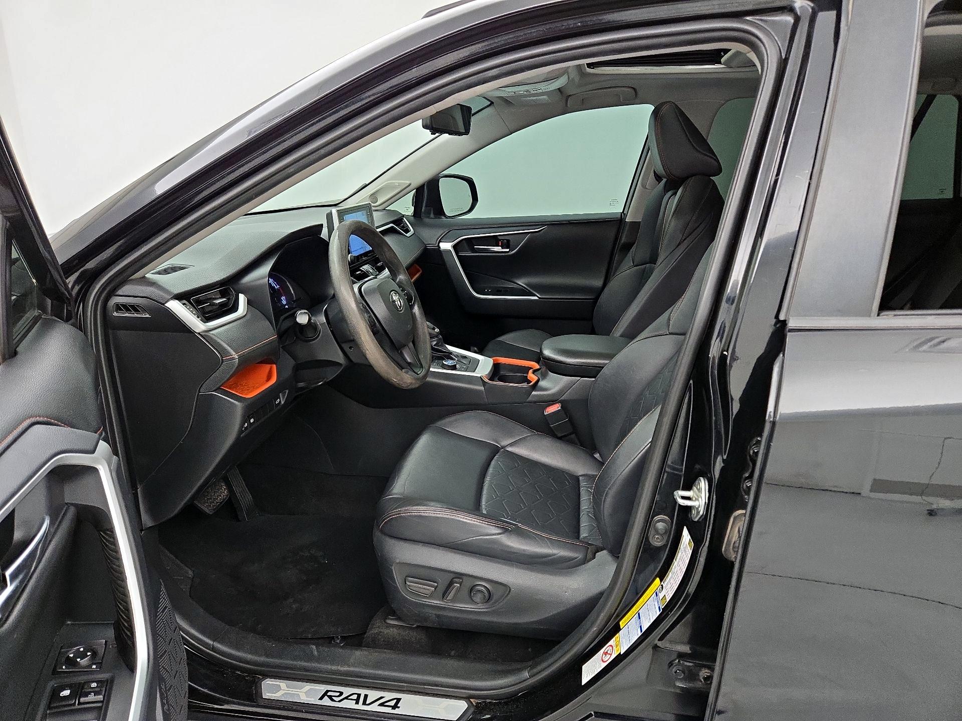 Thumbnail: 2019 Toyota RAV4 - 11