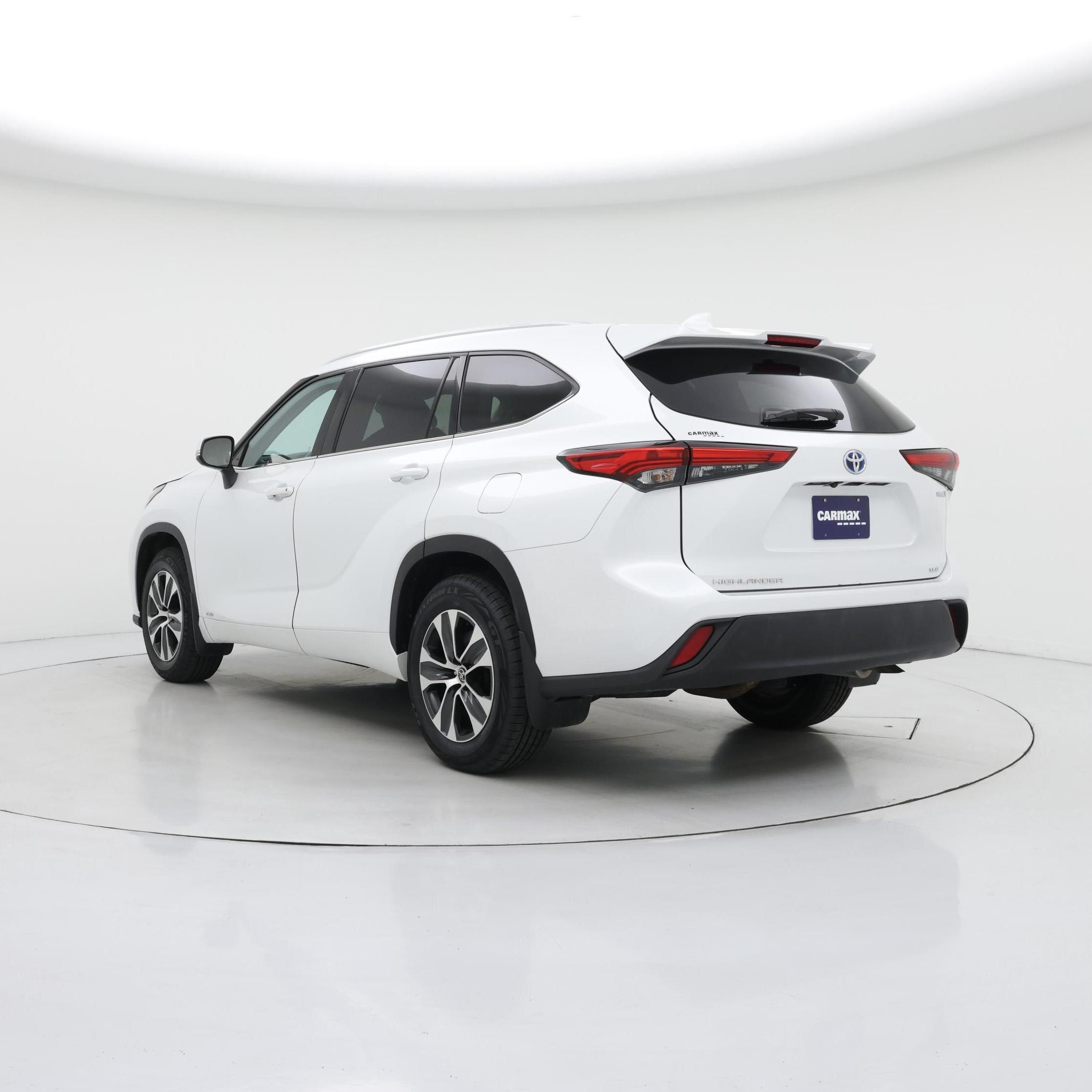 Thumbnail: 2022 Toyota Highlander - 2
