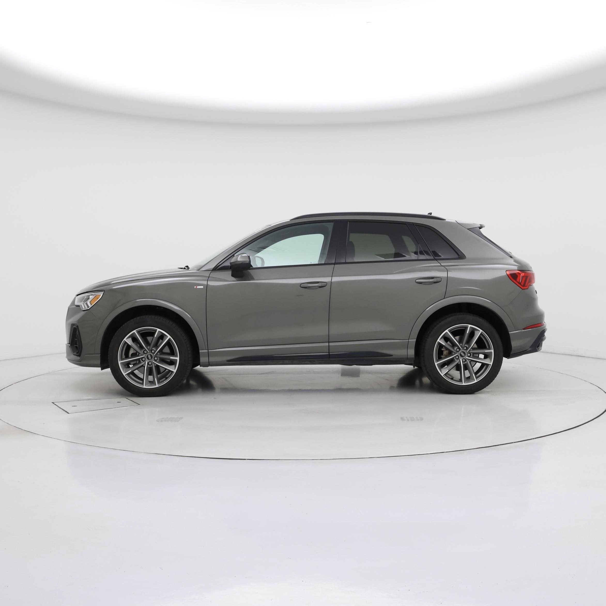 Thumbnail: 2022 Audi Q3 - 3