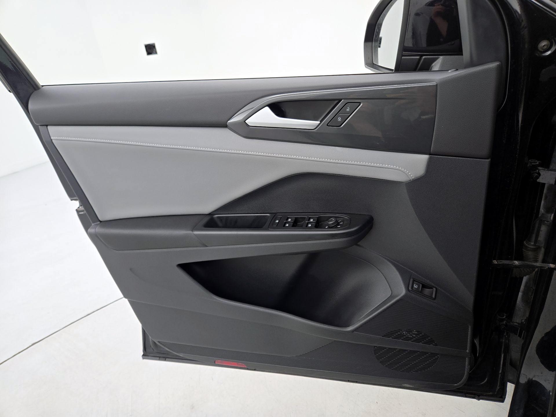 Thumbnail: 2023 Volkswagen Taos - 12