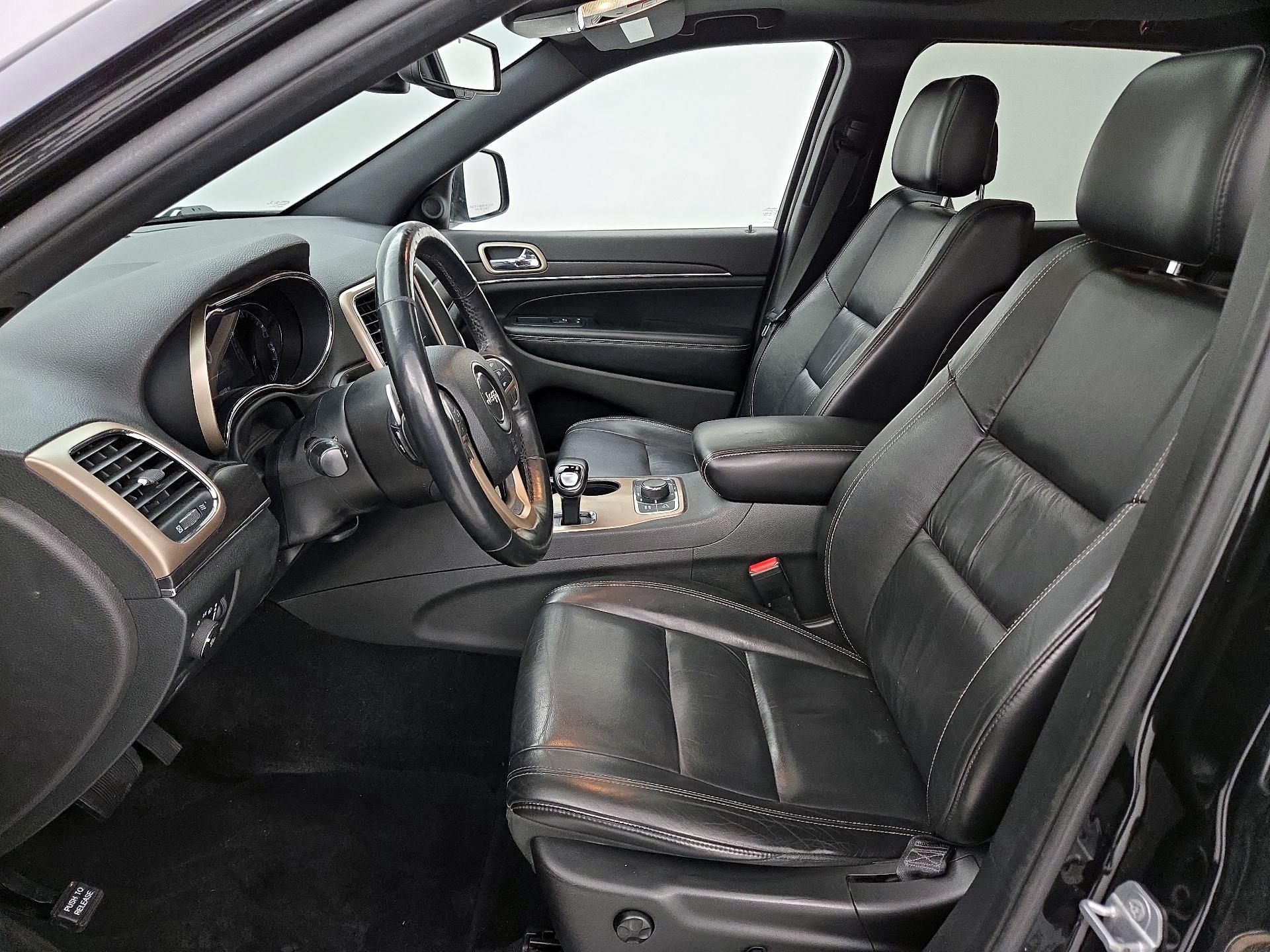 Thumbnail: 2015 Jeep Grand Cherokee - 11
