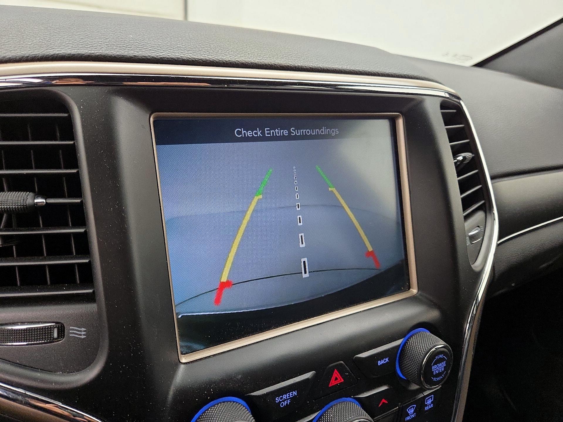 Thumbnail: 2015 Jeep Grand Cherokee - 15