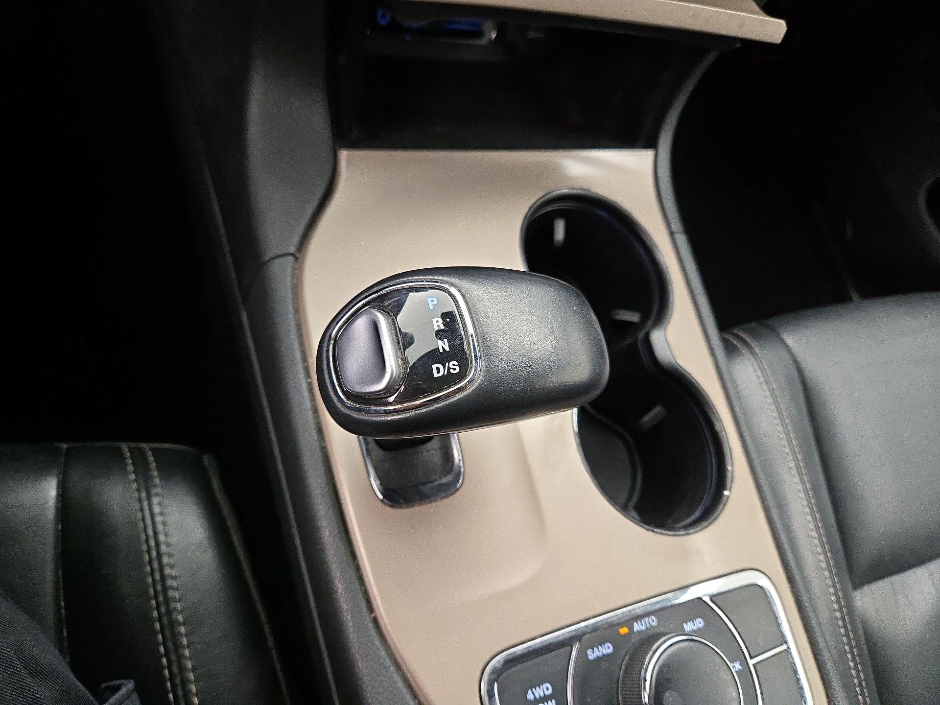 Thumbnail: 2015 Jeep Grand Cherokee - 18