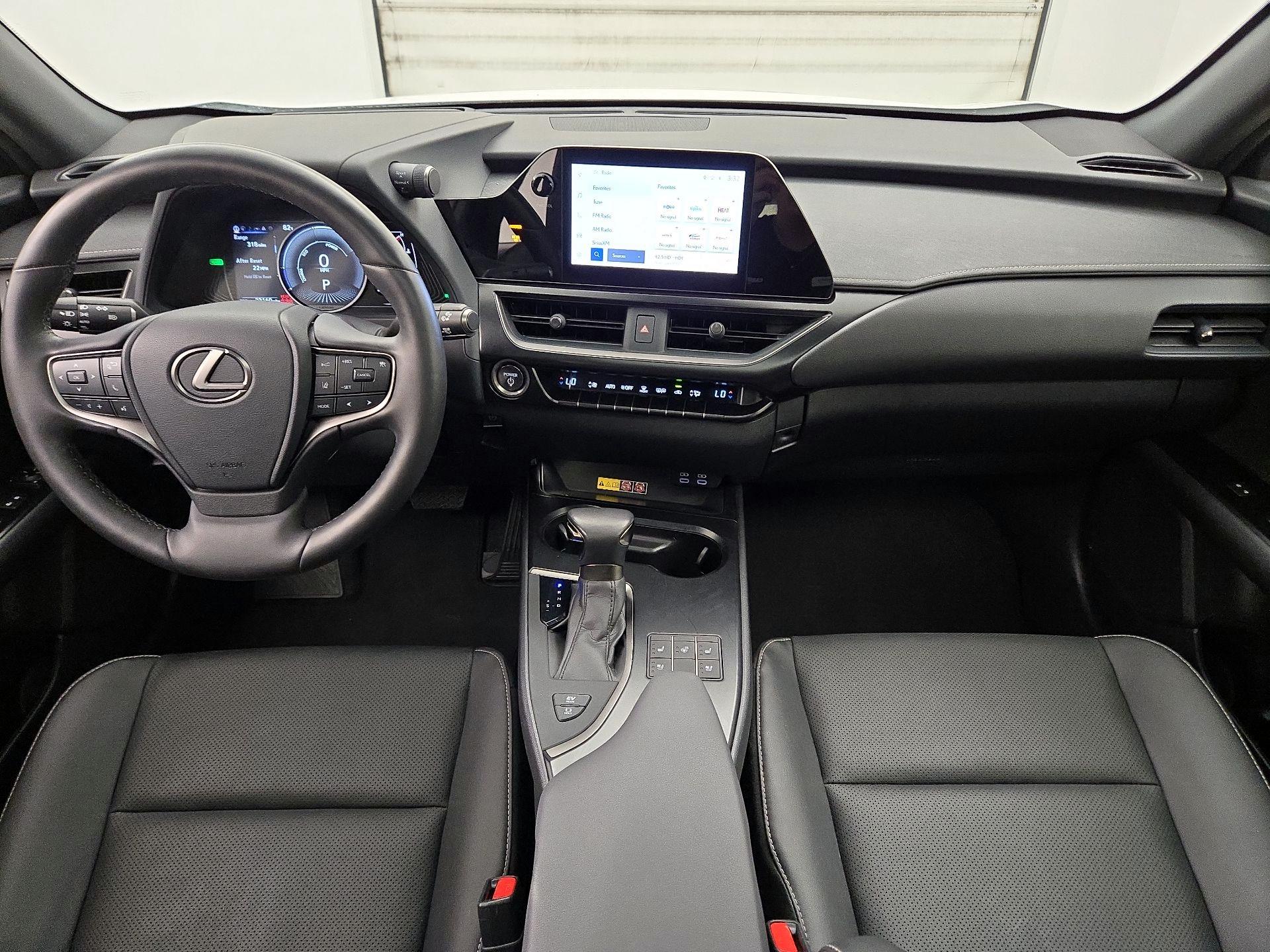 Thumbnail: 2023 Lexus UX - 9
