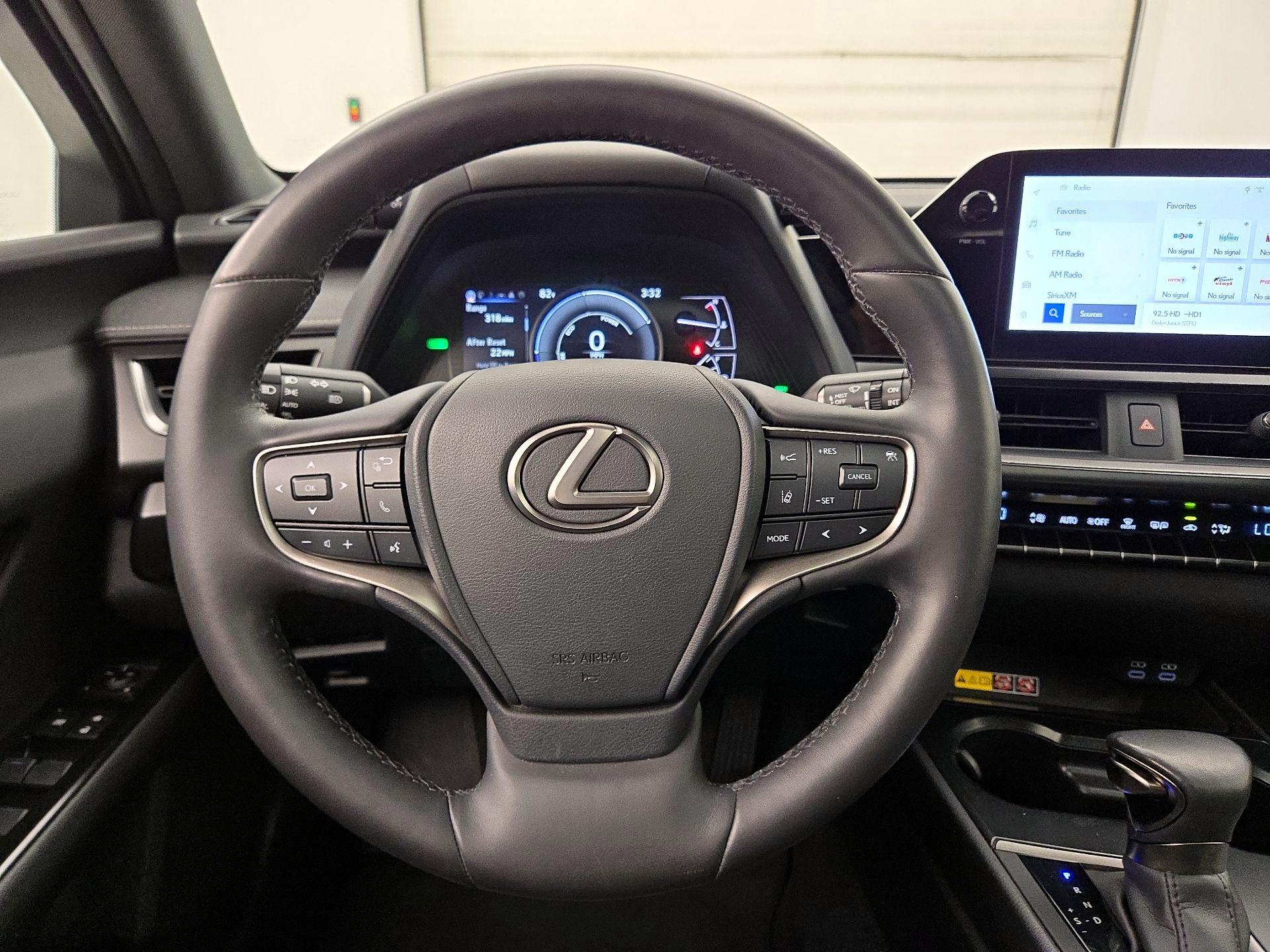 Thumbnail: 2023 Lexus UX - 10