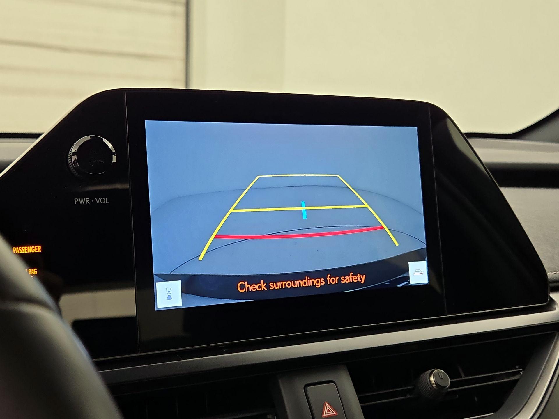Thumbnail: 2023 Lexus UX - 14