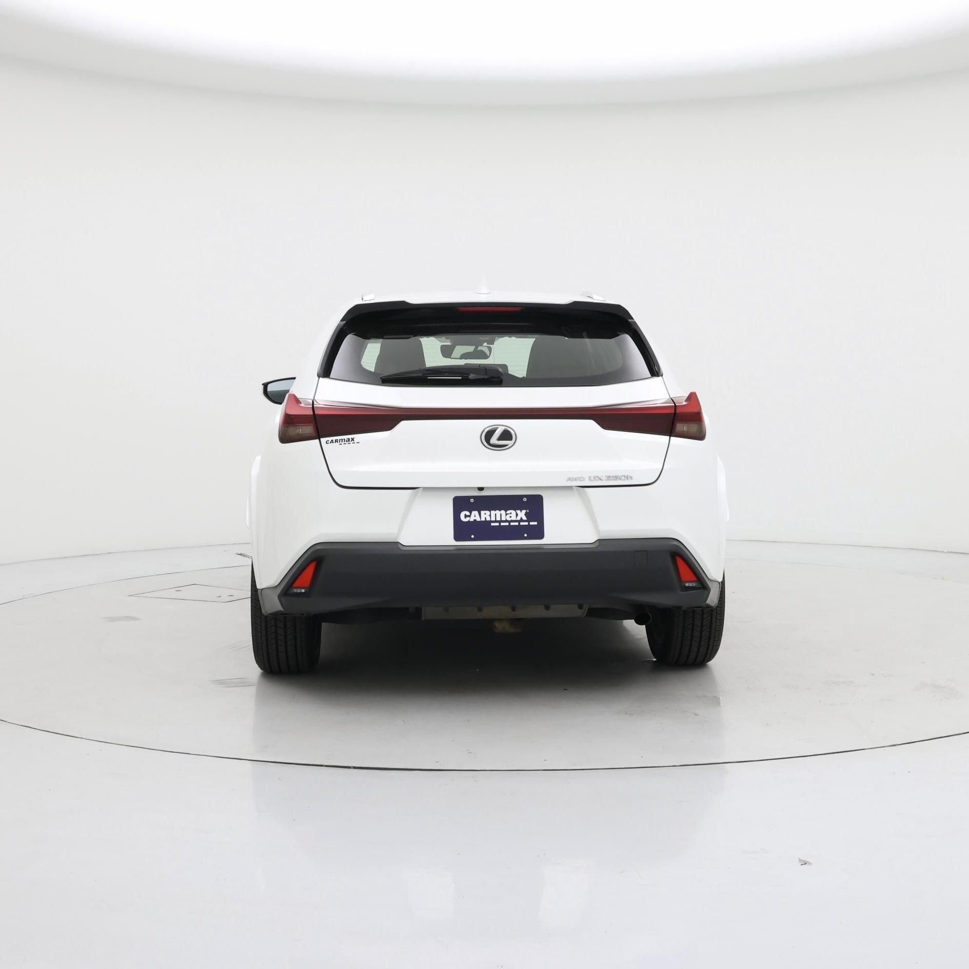 Thumbnail: 2023 Lexus UX - 6