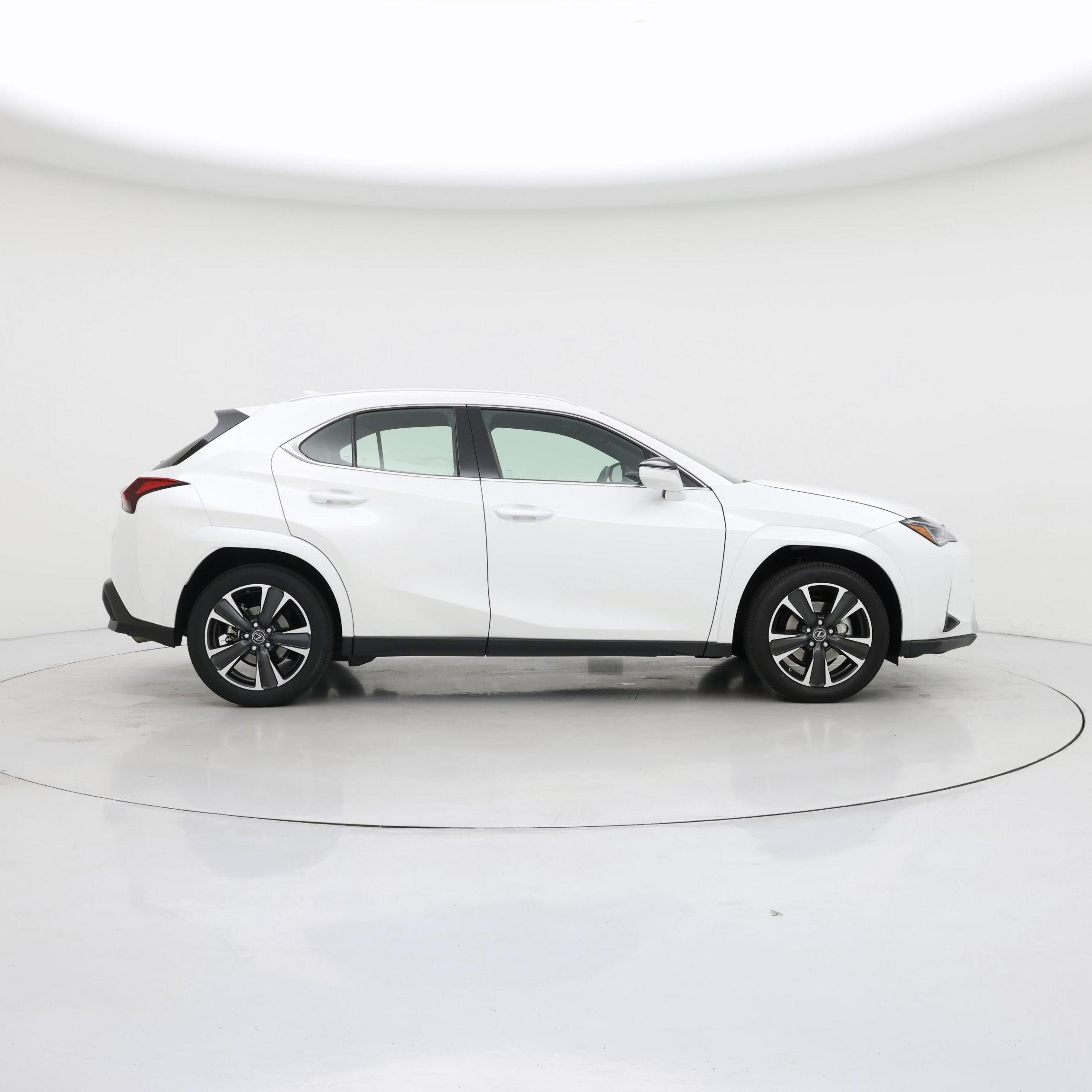 Thumbnail: 2023 Lexus UX - 7