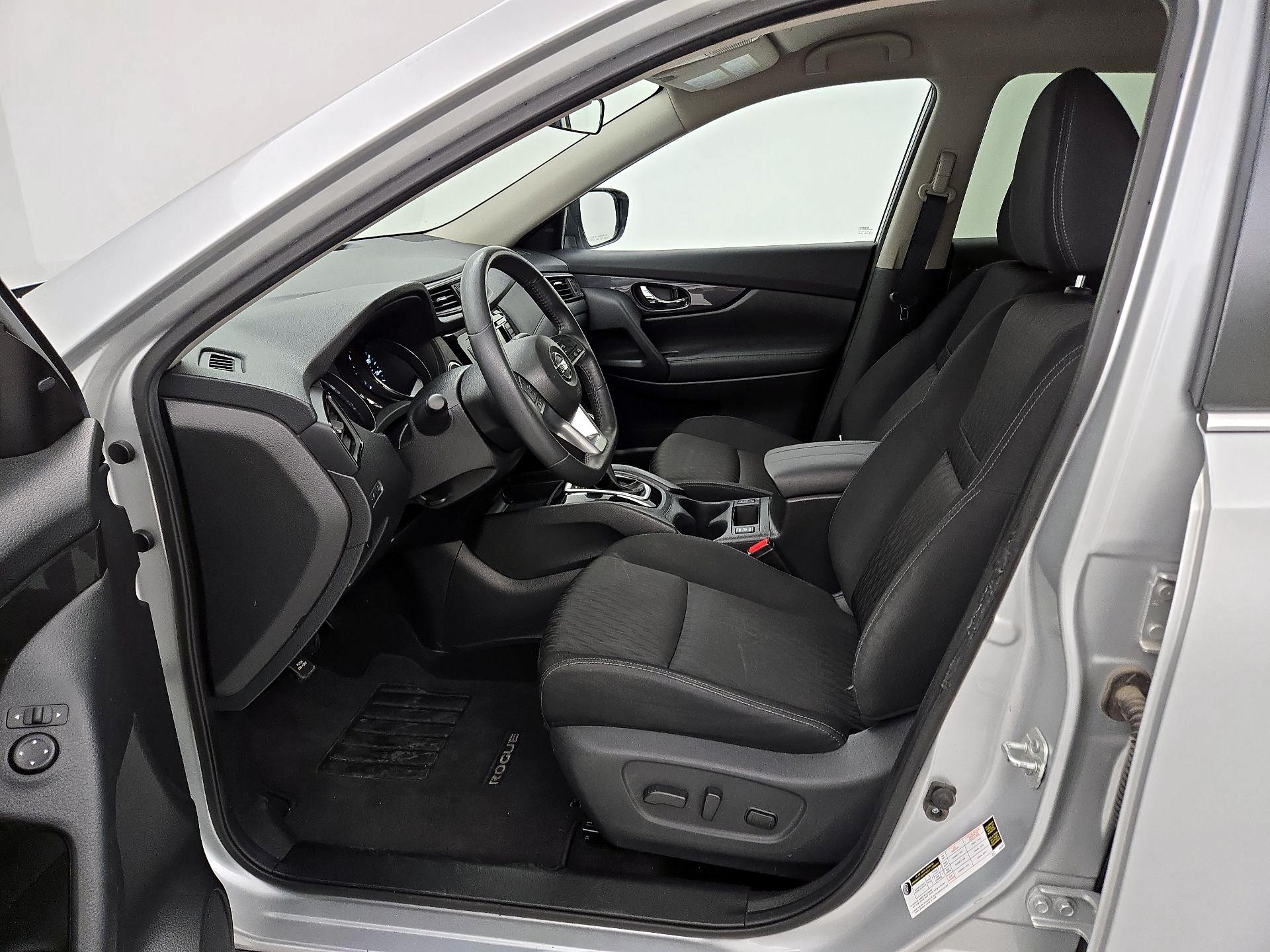 Thumbnail: 2018 Nissan Rogue - 11