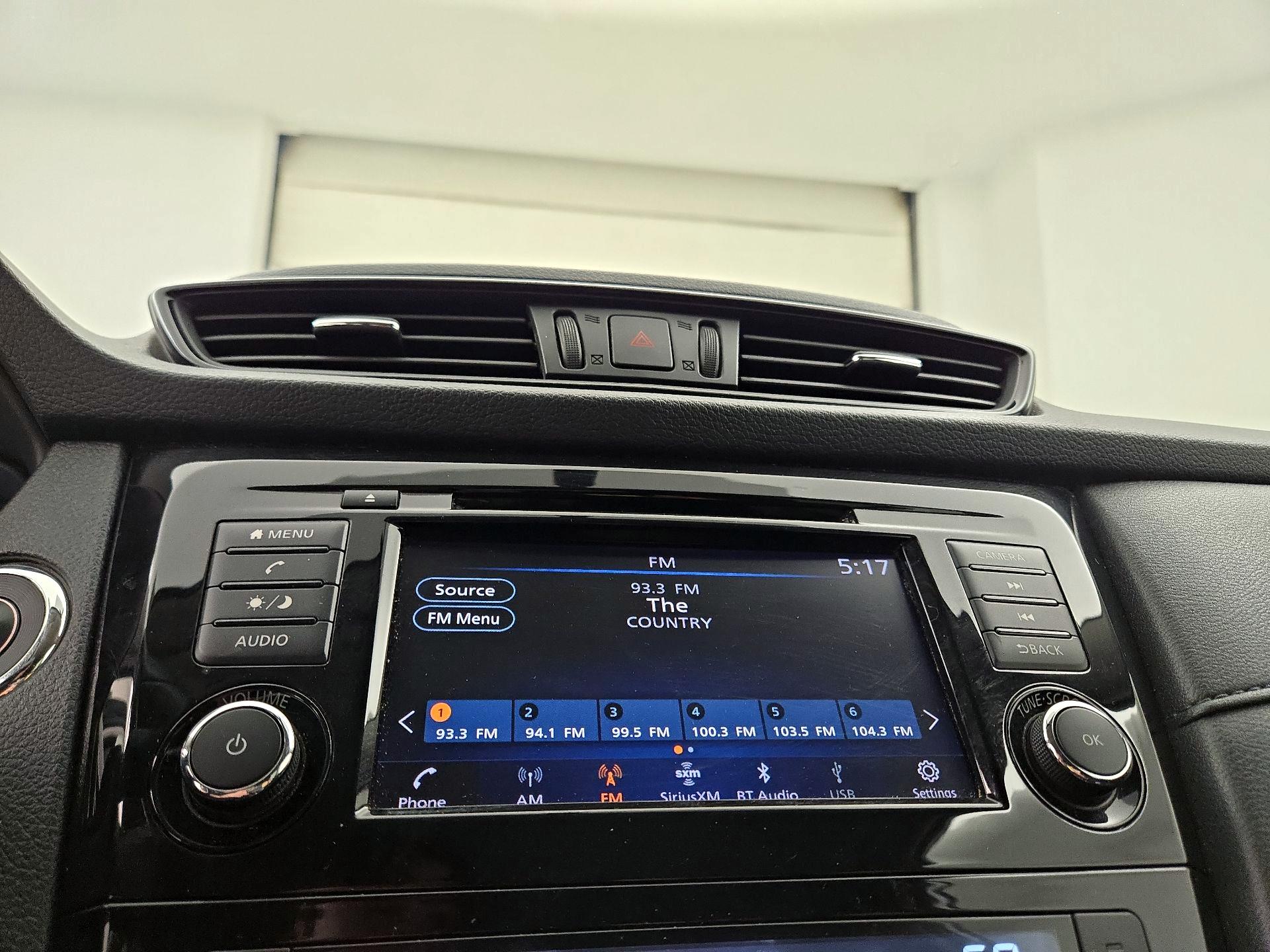 Thumbnail: 2018 Nissan Rogue - 15