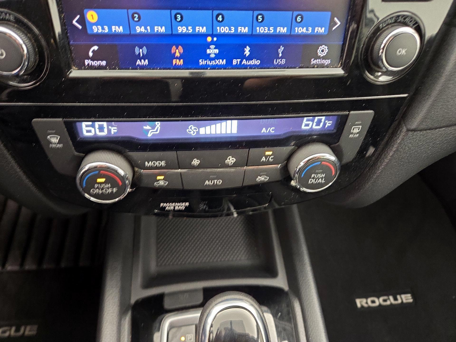 Thumbnail: 2018 Nissan Rogue - 16