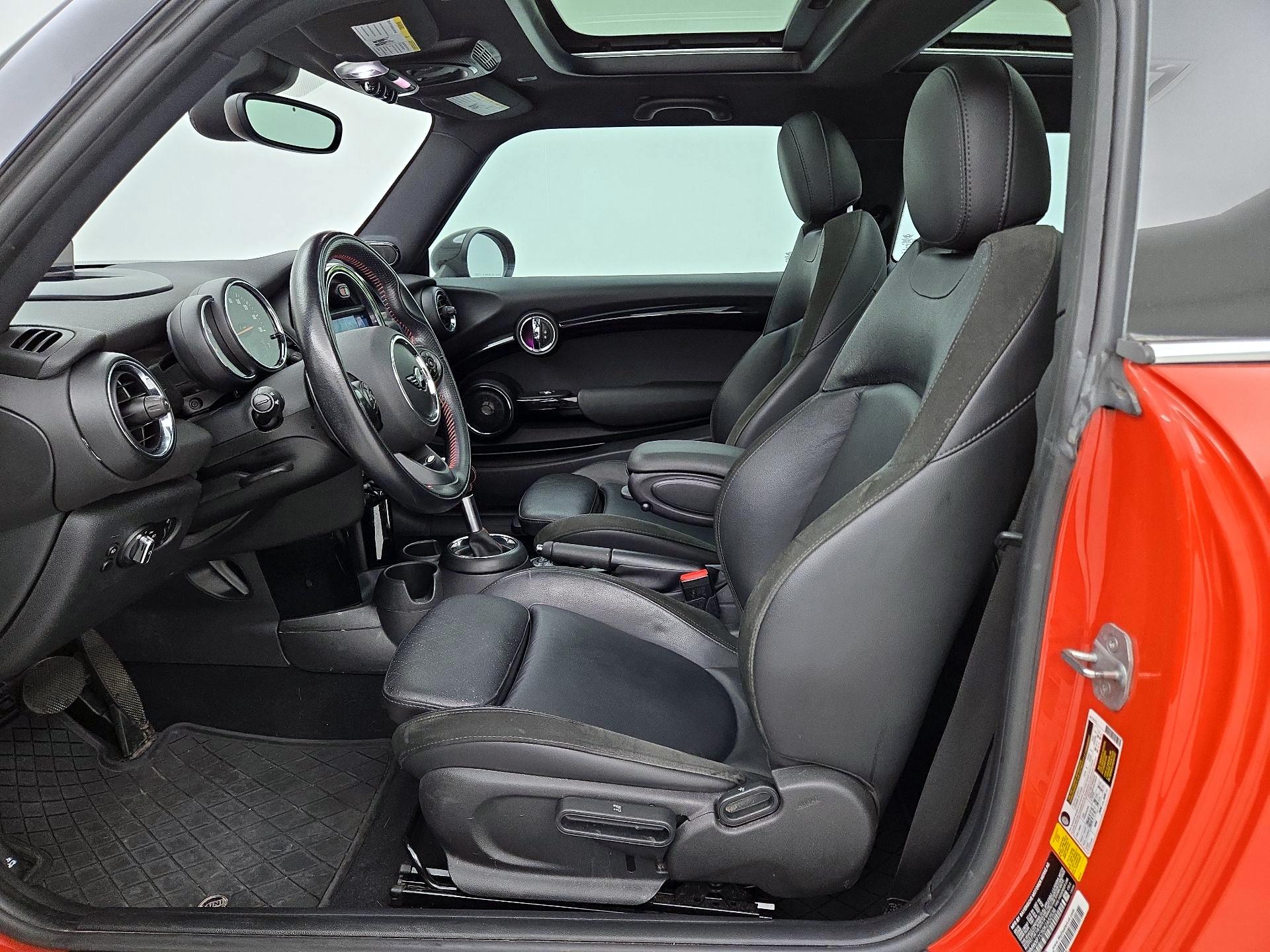 Thumbnail: 2019 MINI Cooper Hardtop - 11