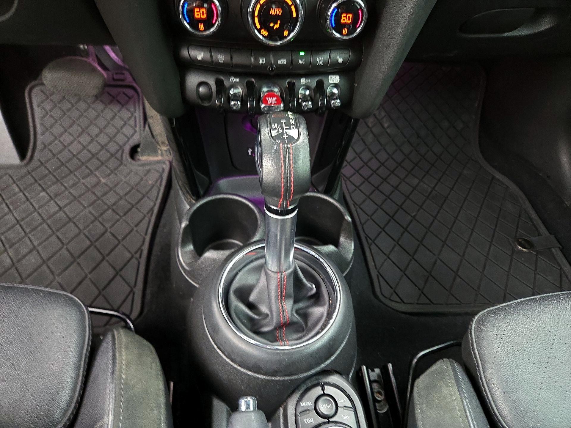Thumbnail: 2019 MINI Cooper Hardtop - 18
