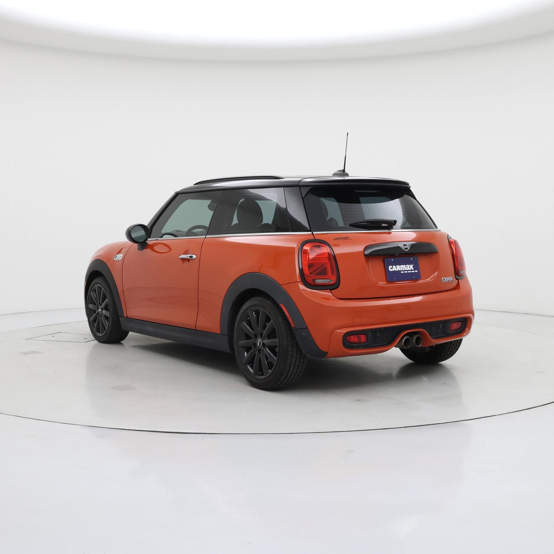 Thumbnail: 2019 MINI Cooper Hardtop - 2