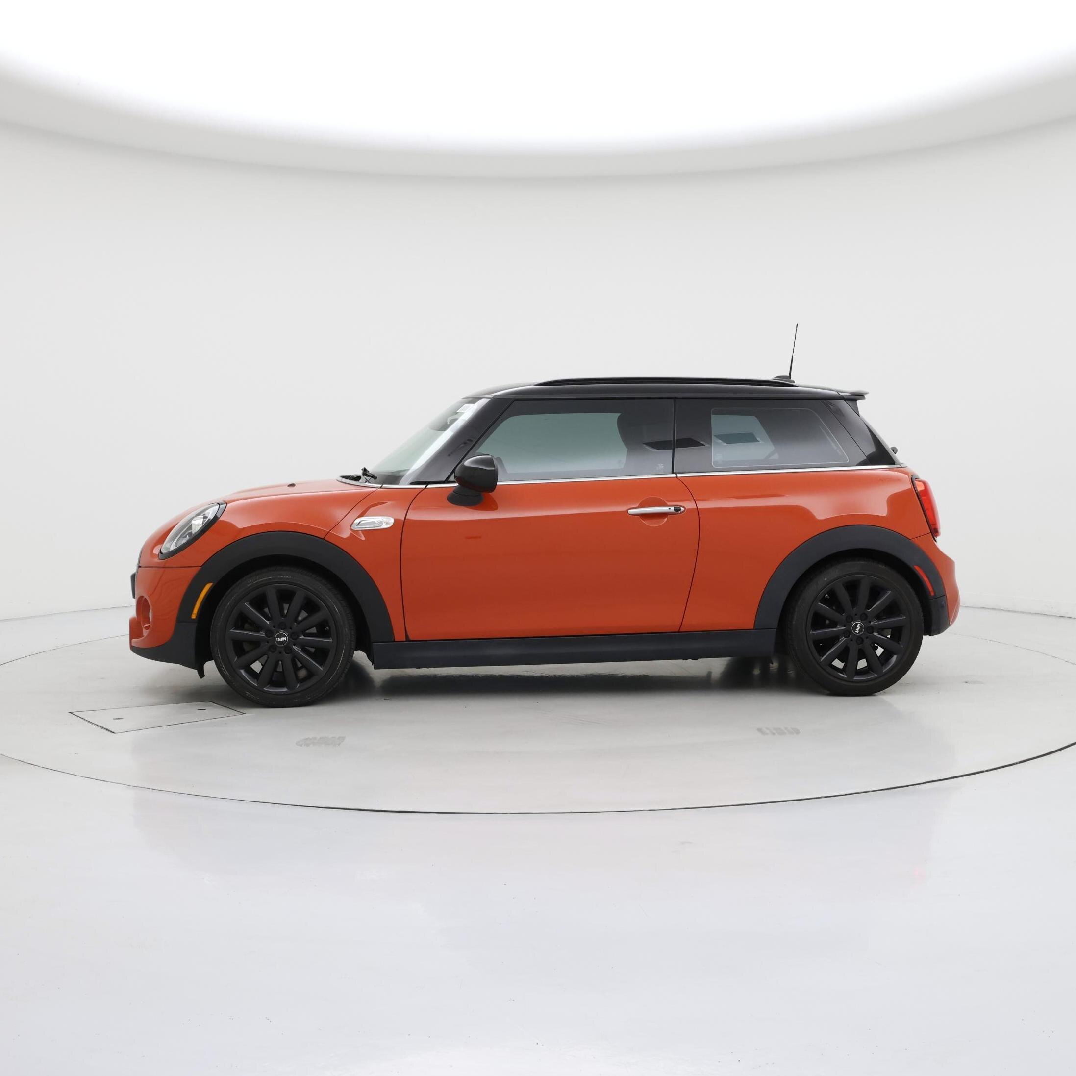 Thumbnail: 2019 MINI Cooper Hardtop - 3
