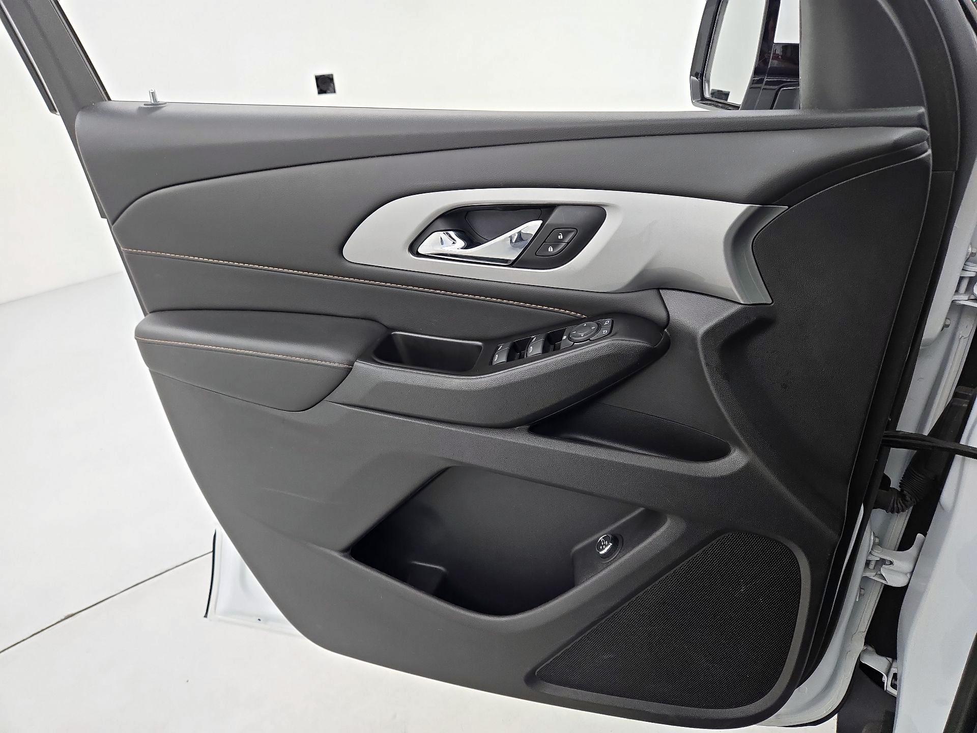 Thumbnail: 2020 Chevrolet Traverse - 12