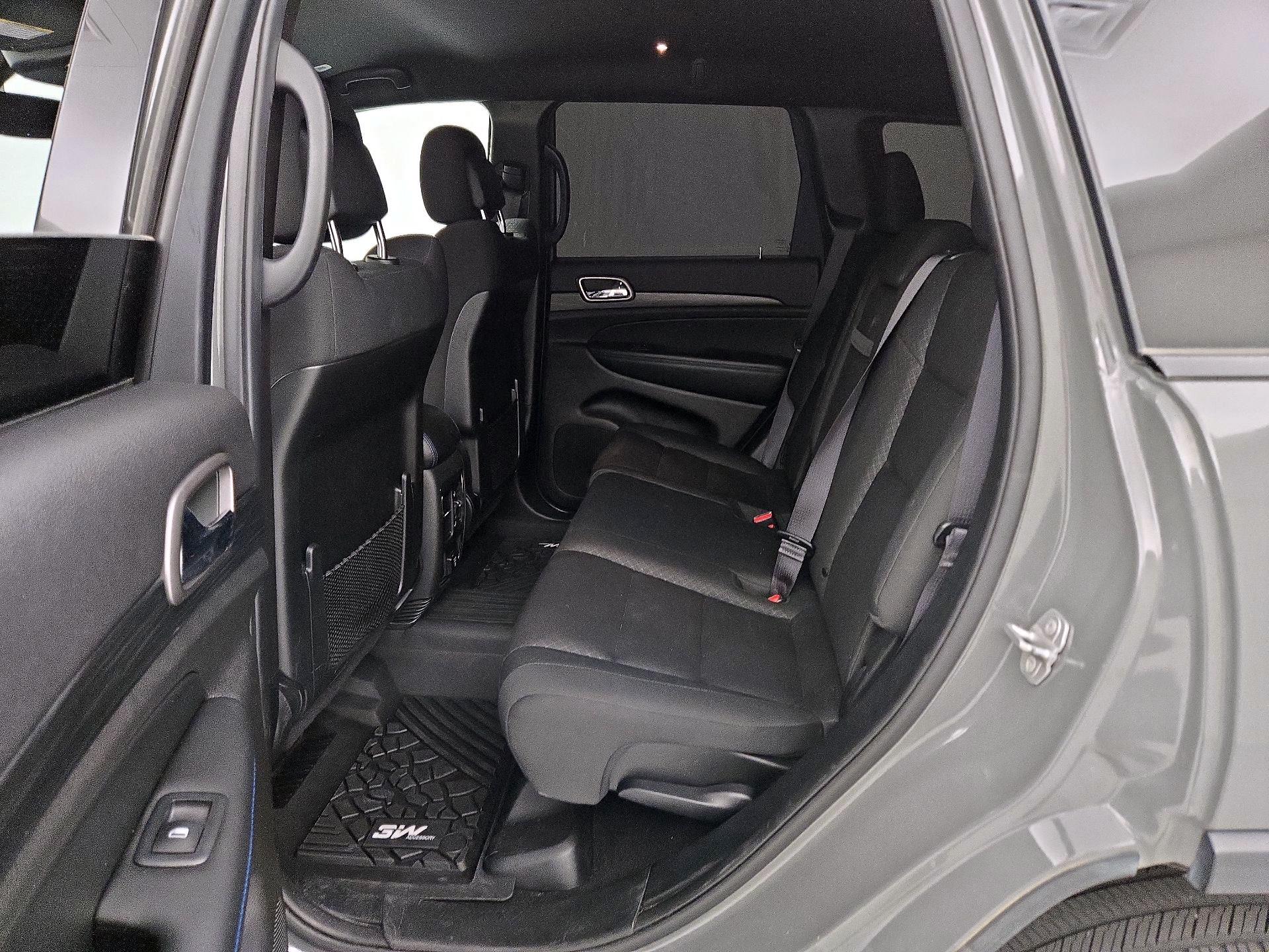 Thumbnail: 2020 Jeep Grand Cherokee - 19