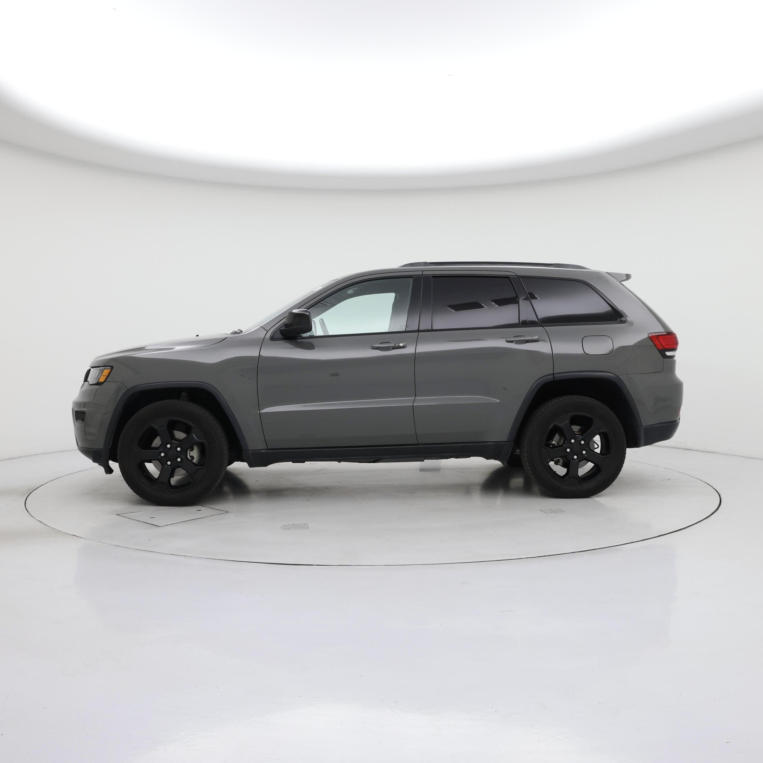 Thumbnail: 2020 Jeep Grand Cherokee - 3