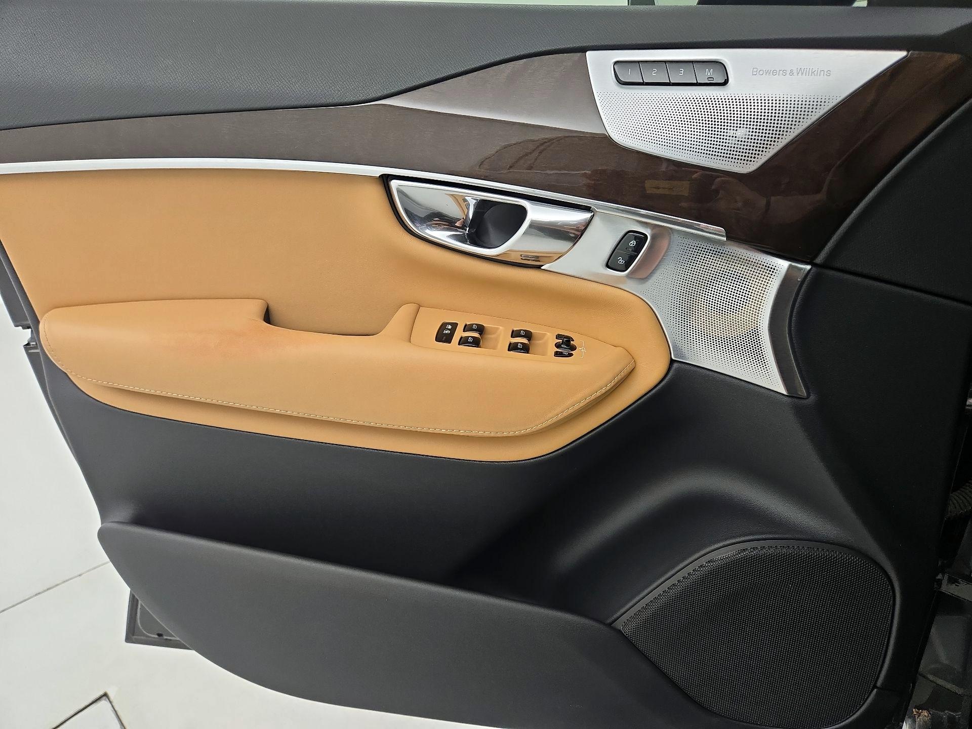 Thumbnail: 2016 Volvo XC90 - 12