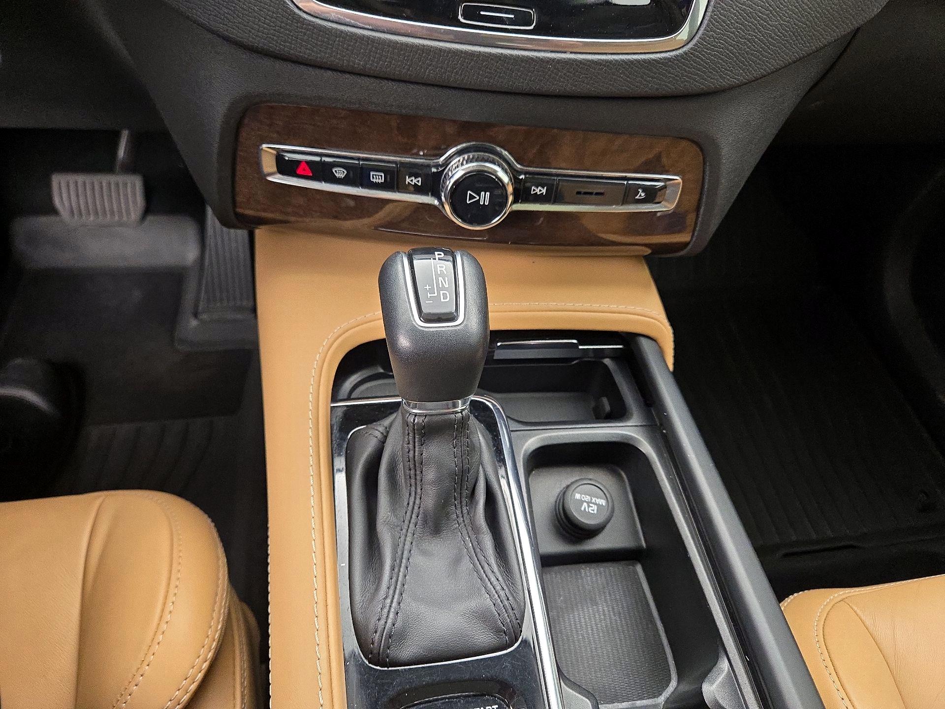 Thumbnail: 2016 Volvo XC90 - 18