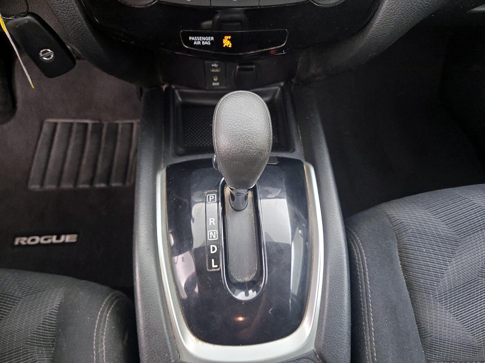 2015 Nissan Rogue S - Photo 18