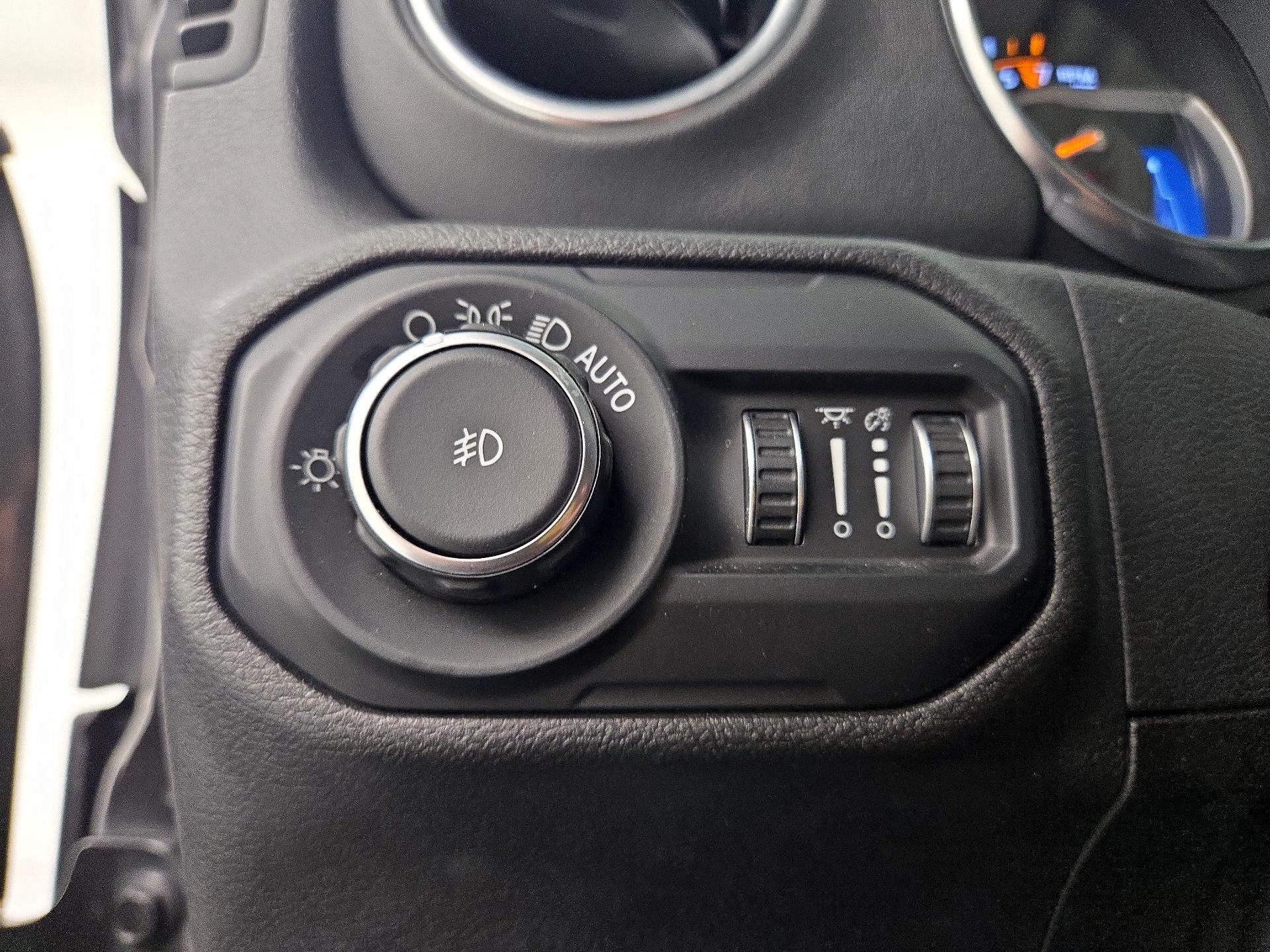 Thumbnail: 2021 Jeep Wrangler - 13