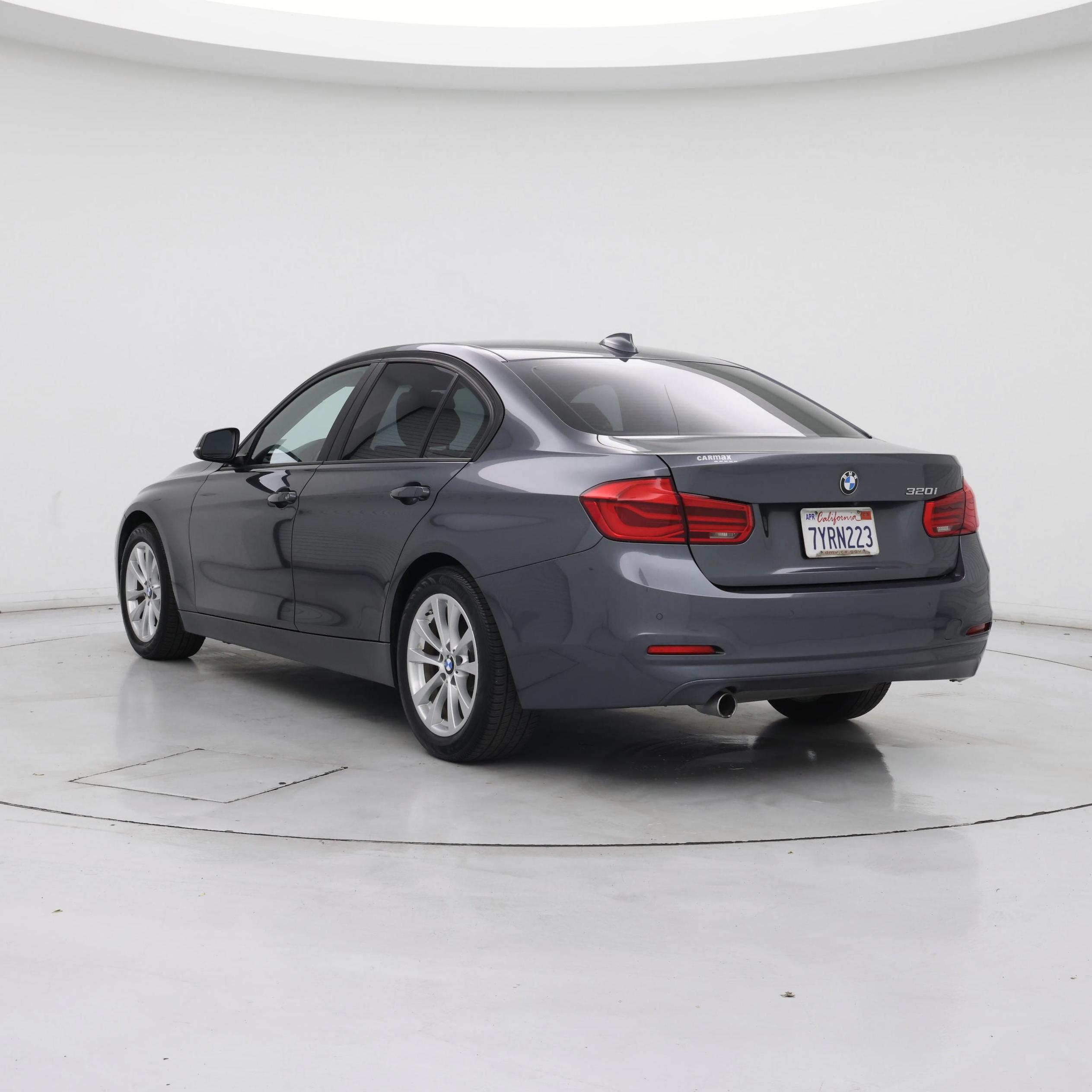 Thumbnail: 2017 BMW 3 Series - 2