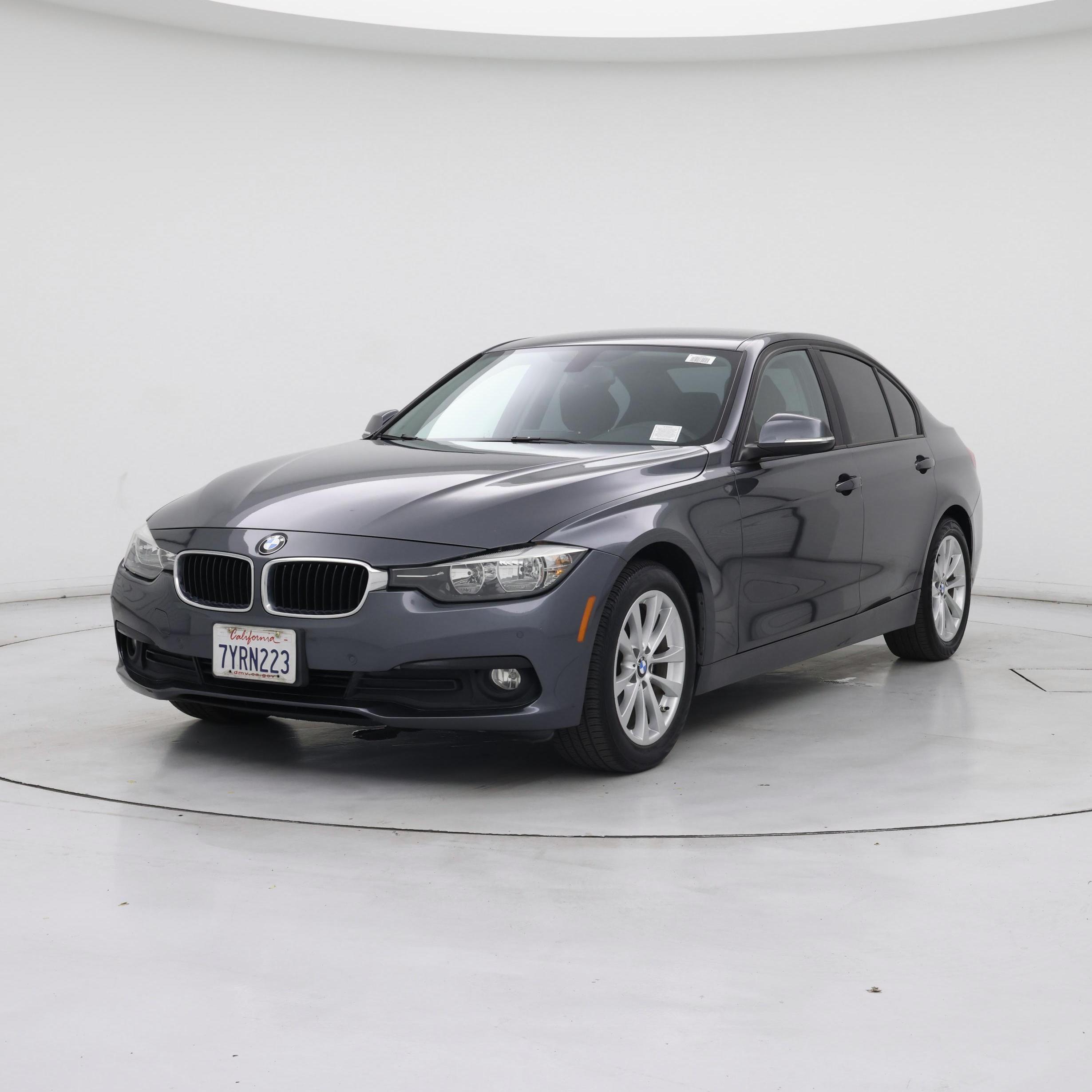 Thumbnail: 2017 BMW 3 Series - 4