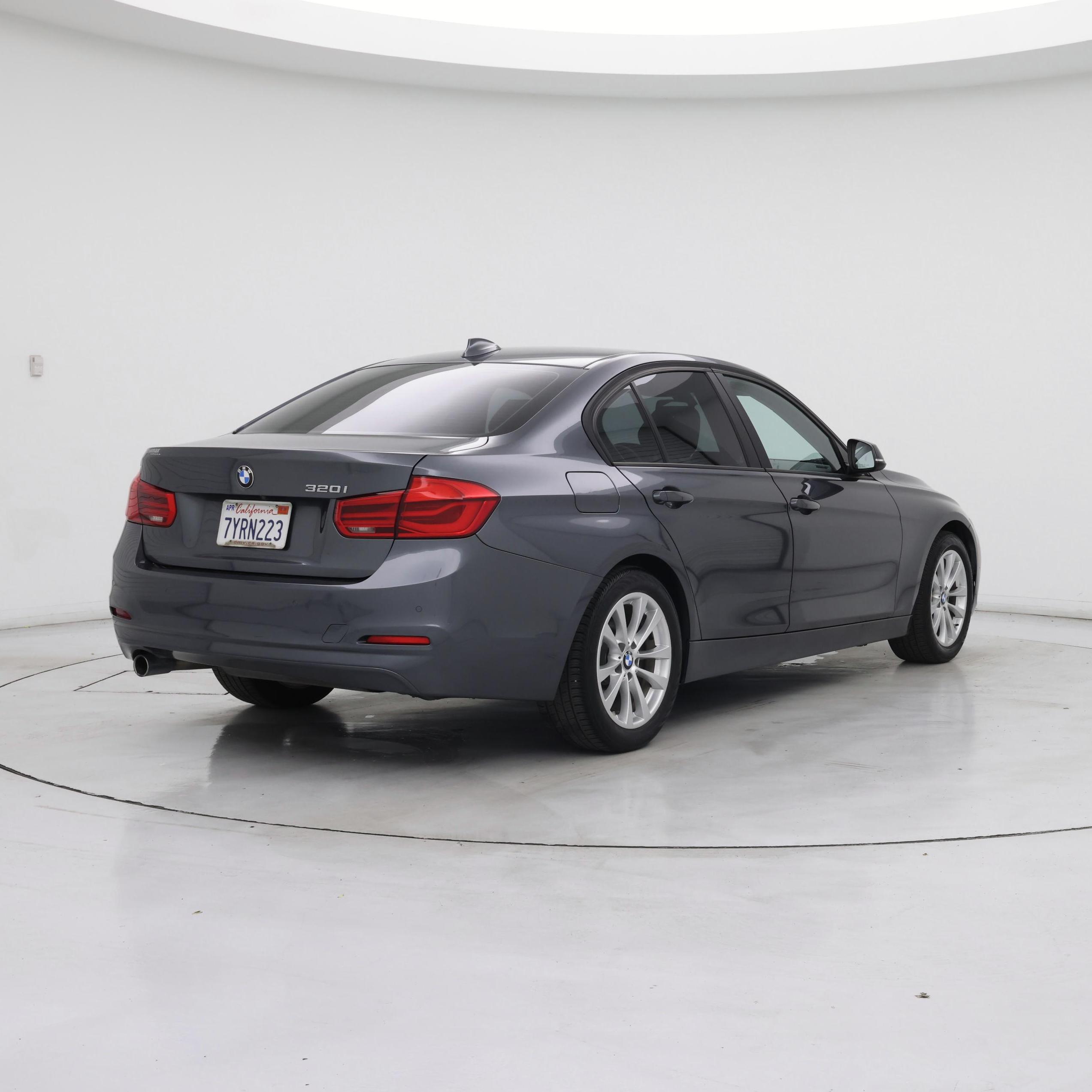Thumbnail: 2017 BMW 3 Series - 8