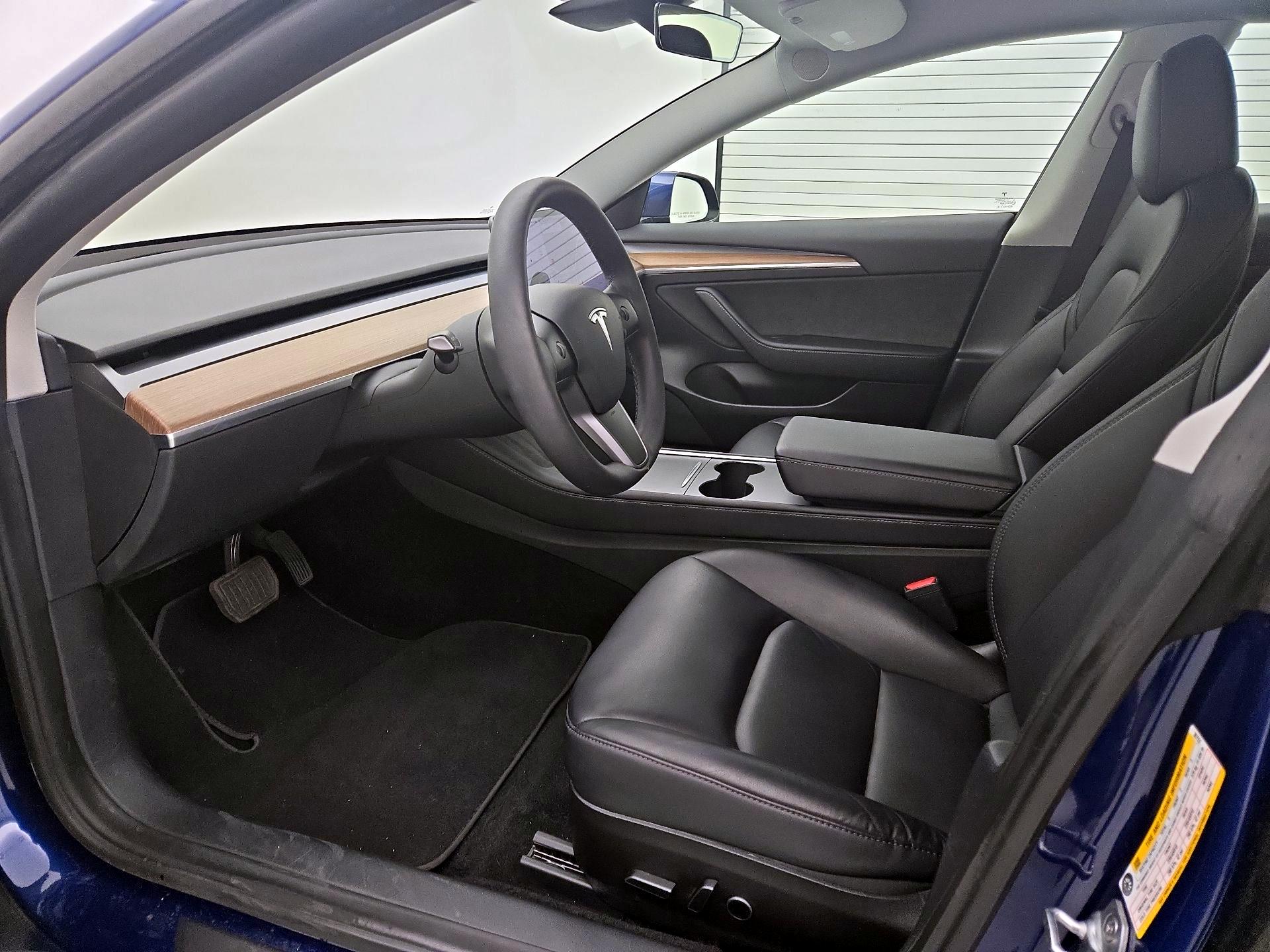 Thumbnail: 2022 Tesla Model 3 - 11