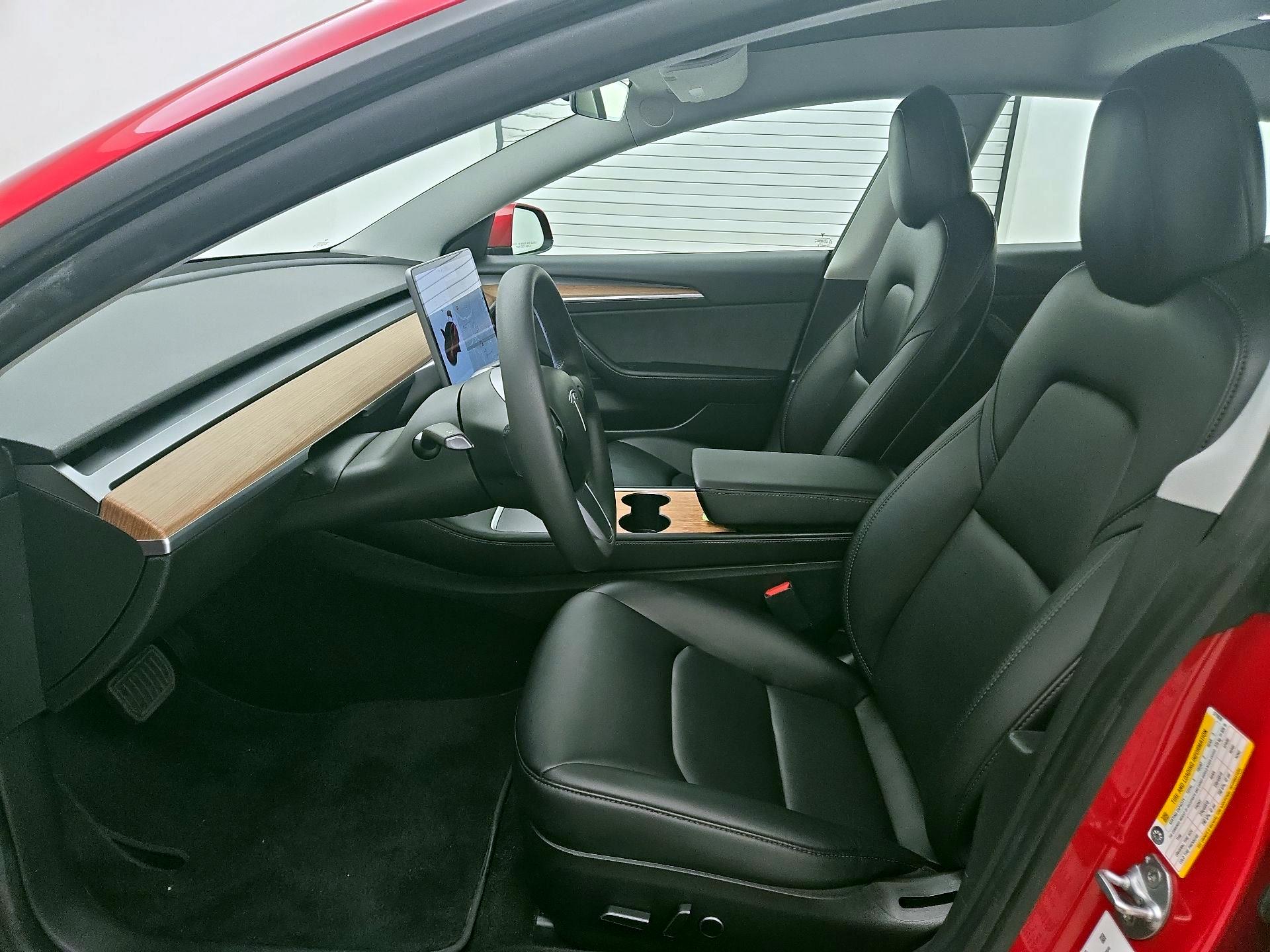 Thumbnail: 2021 Tesla Model 3 - 11