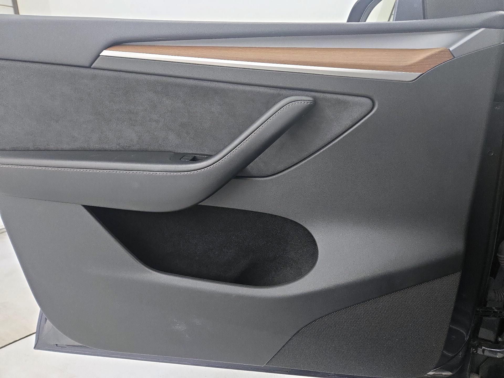 Thumbnail: 2023 Tesla Model Y - 12
