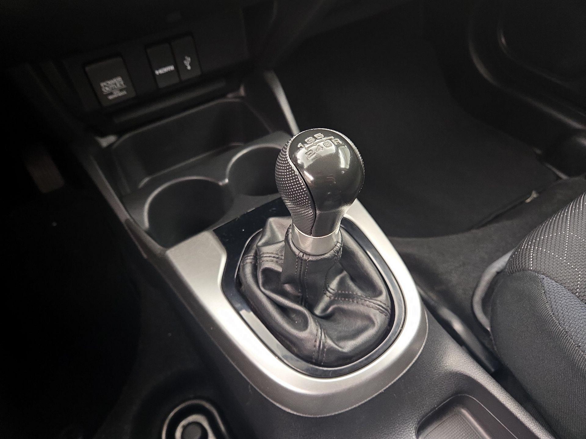 Thumbnail: 2015 Honda Fit - 17