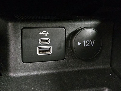 USB/AUX Ports