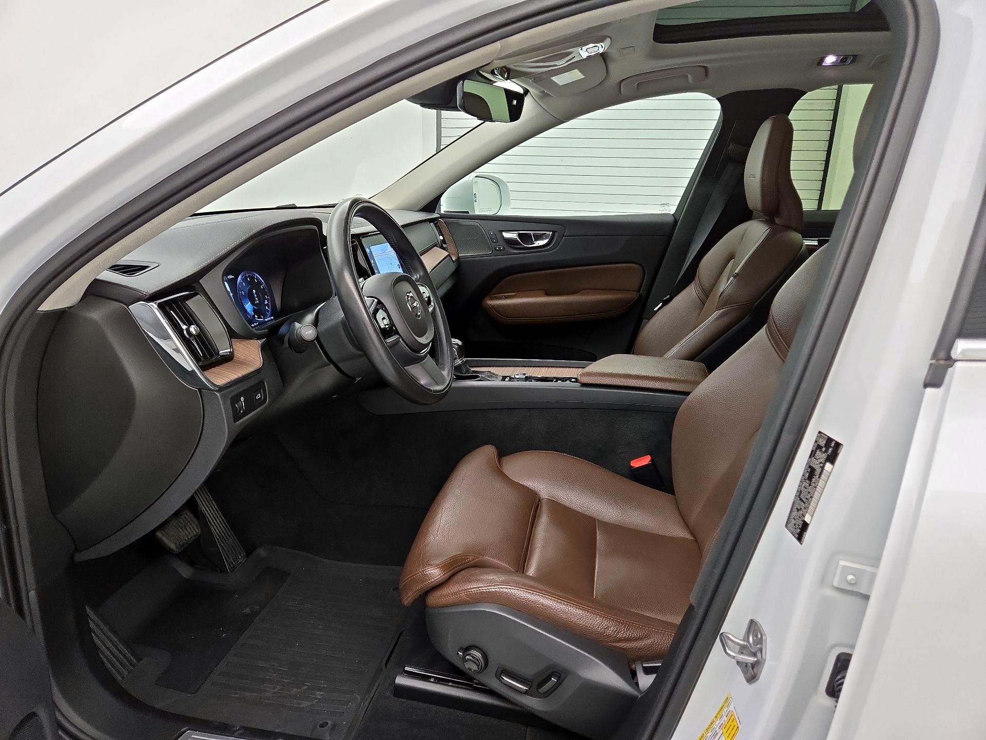 Thumbnail: 2019 Volvo XC60 - 11