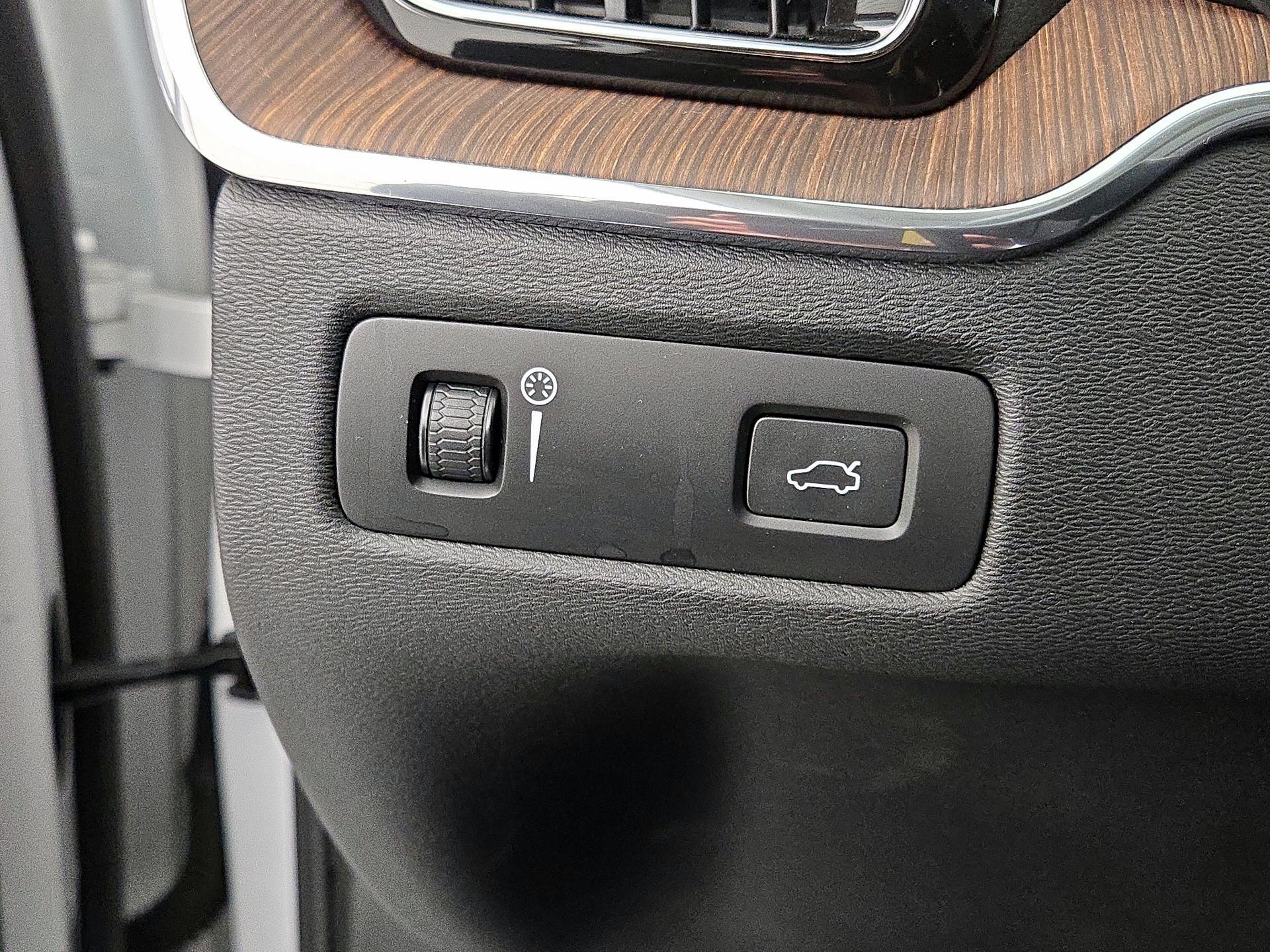 Thumbnail: 2019 Volvo XC60 - 13