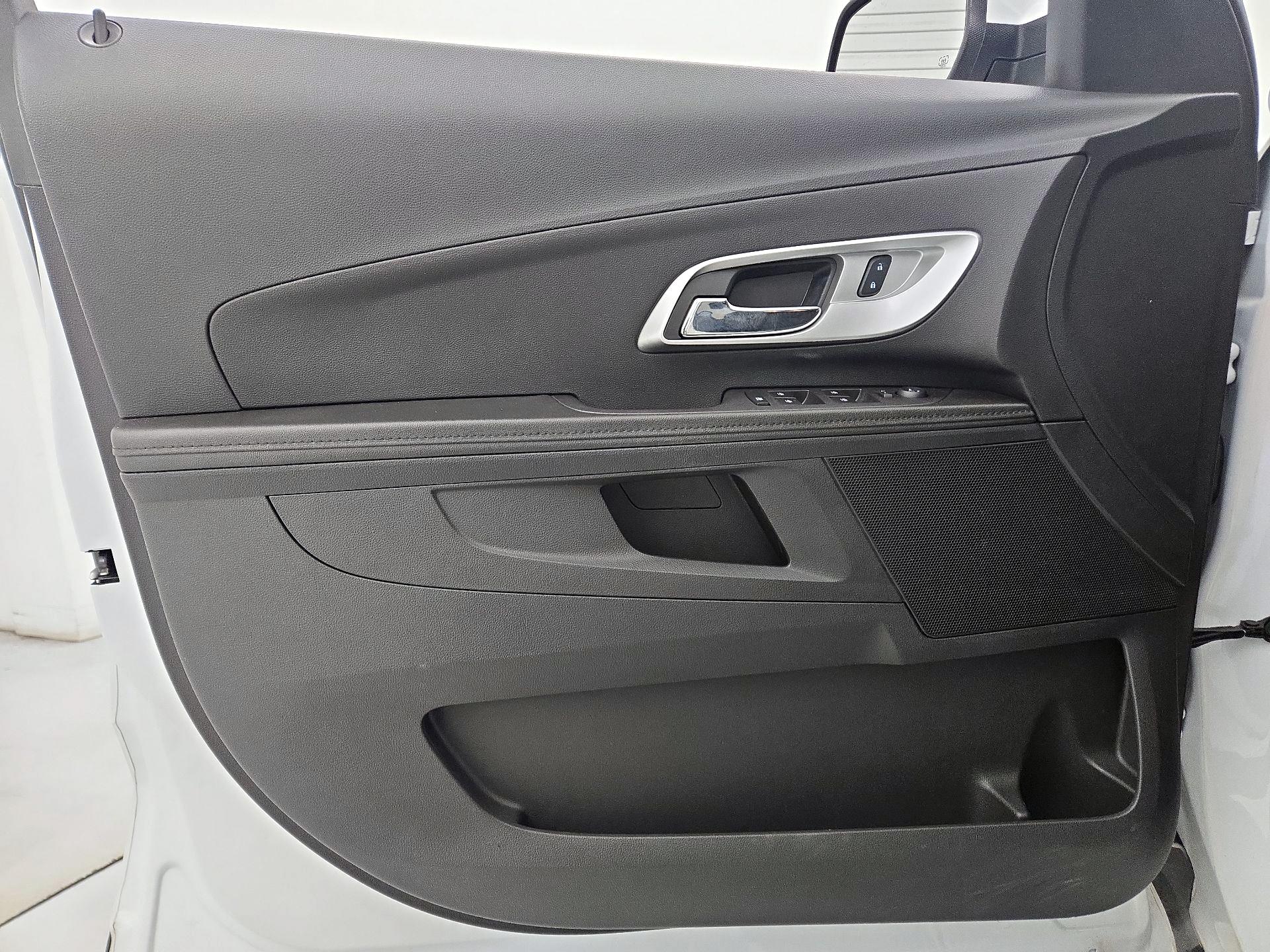 Thumbnail: 2016 Chevrolet Equinox - 12