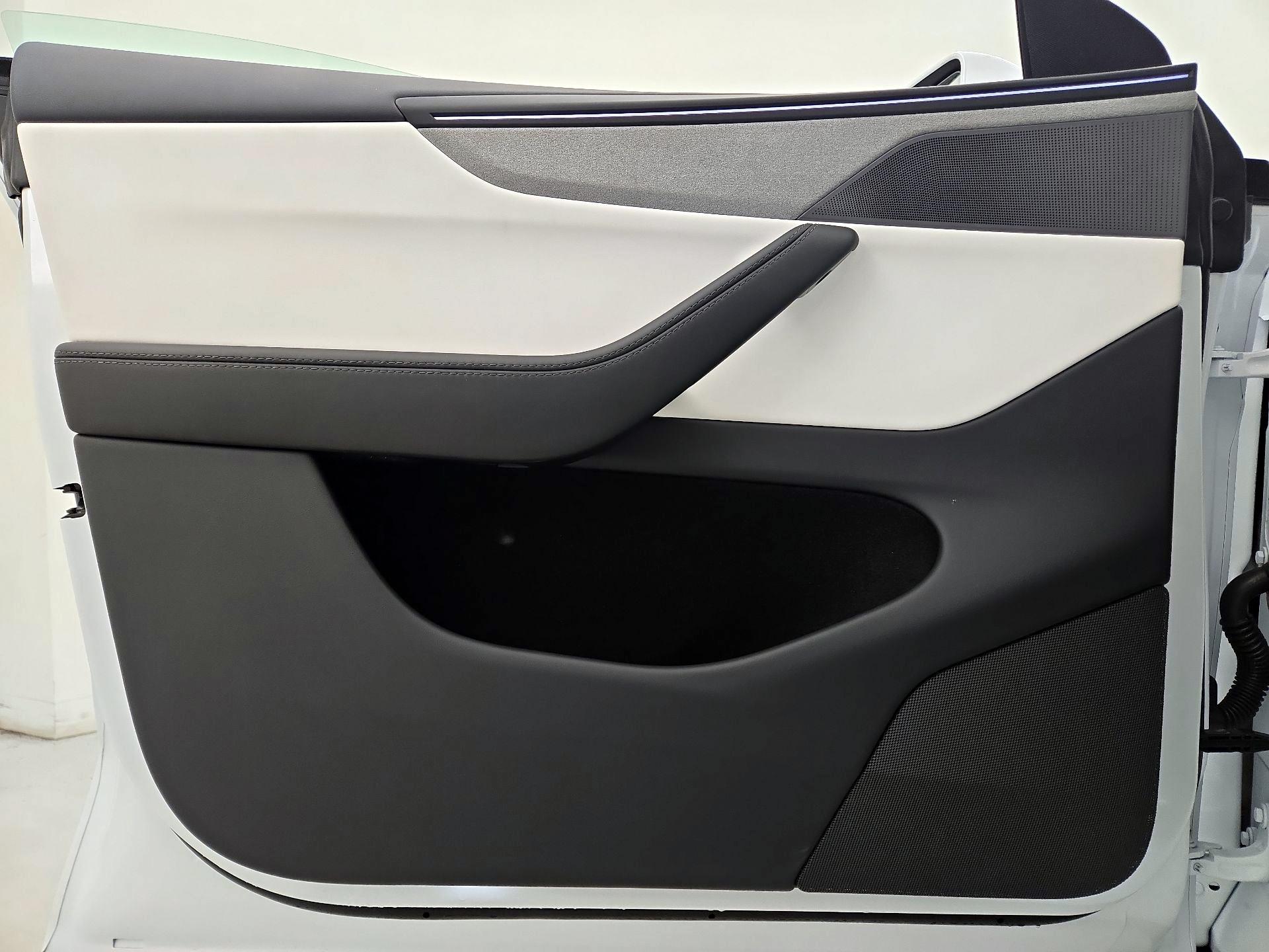 Thumbnail: 2026 Tesla Model Y - 12