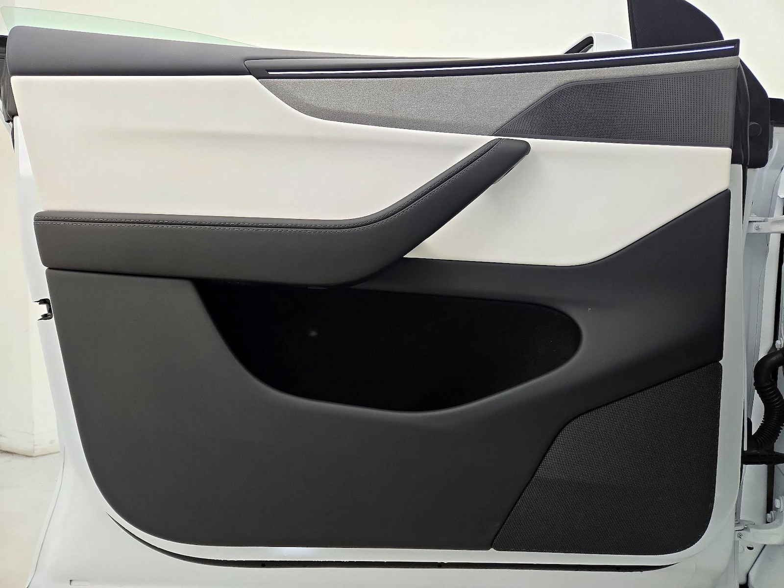 2026 Tesla Model Y Long Range - Photo 13