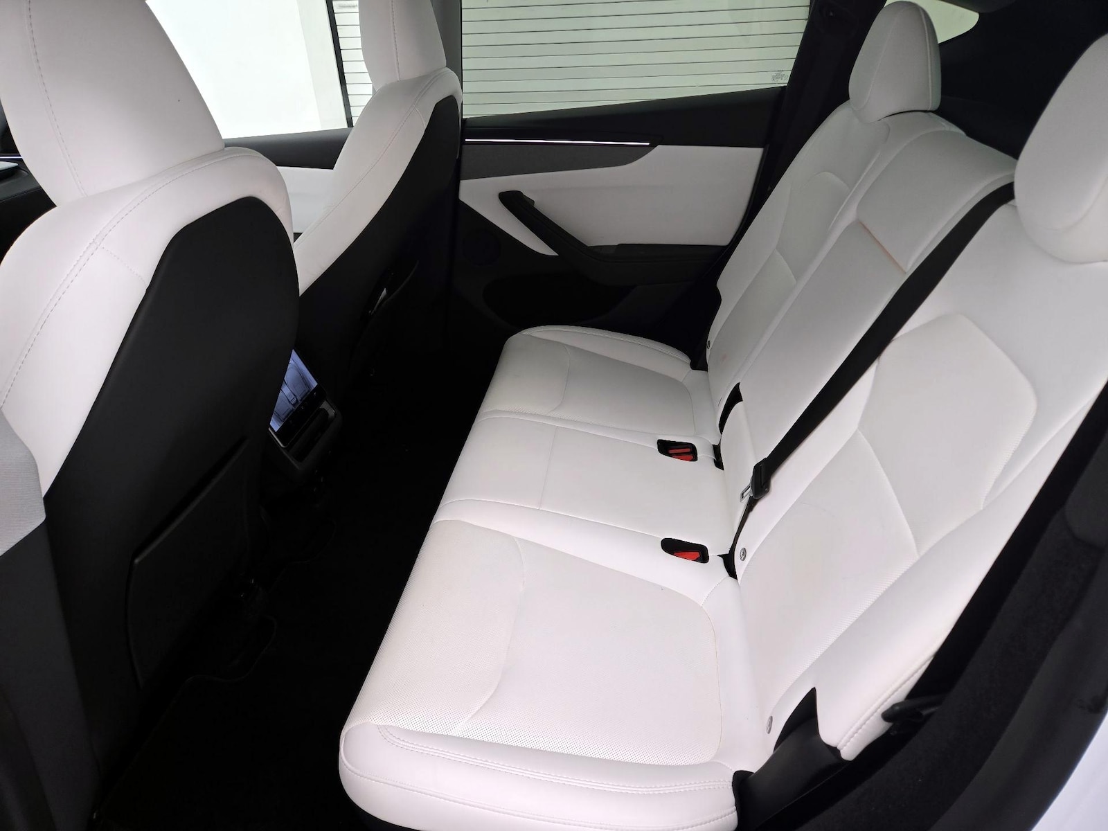 2026 Tesla Model Y Long Range - Photo 20