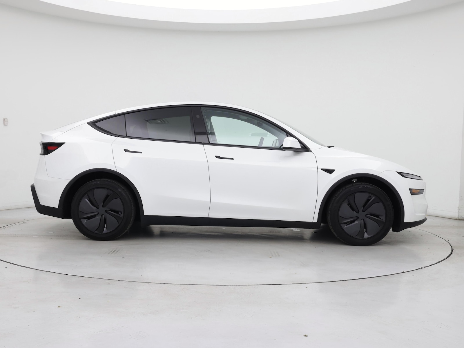 2026 Tesla Model Y Long Range - Photo 8