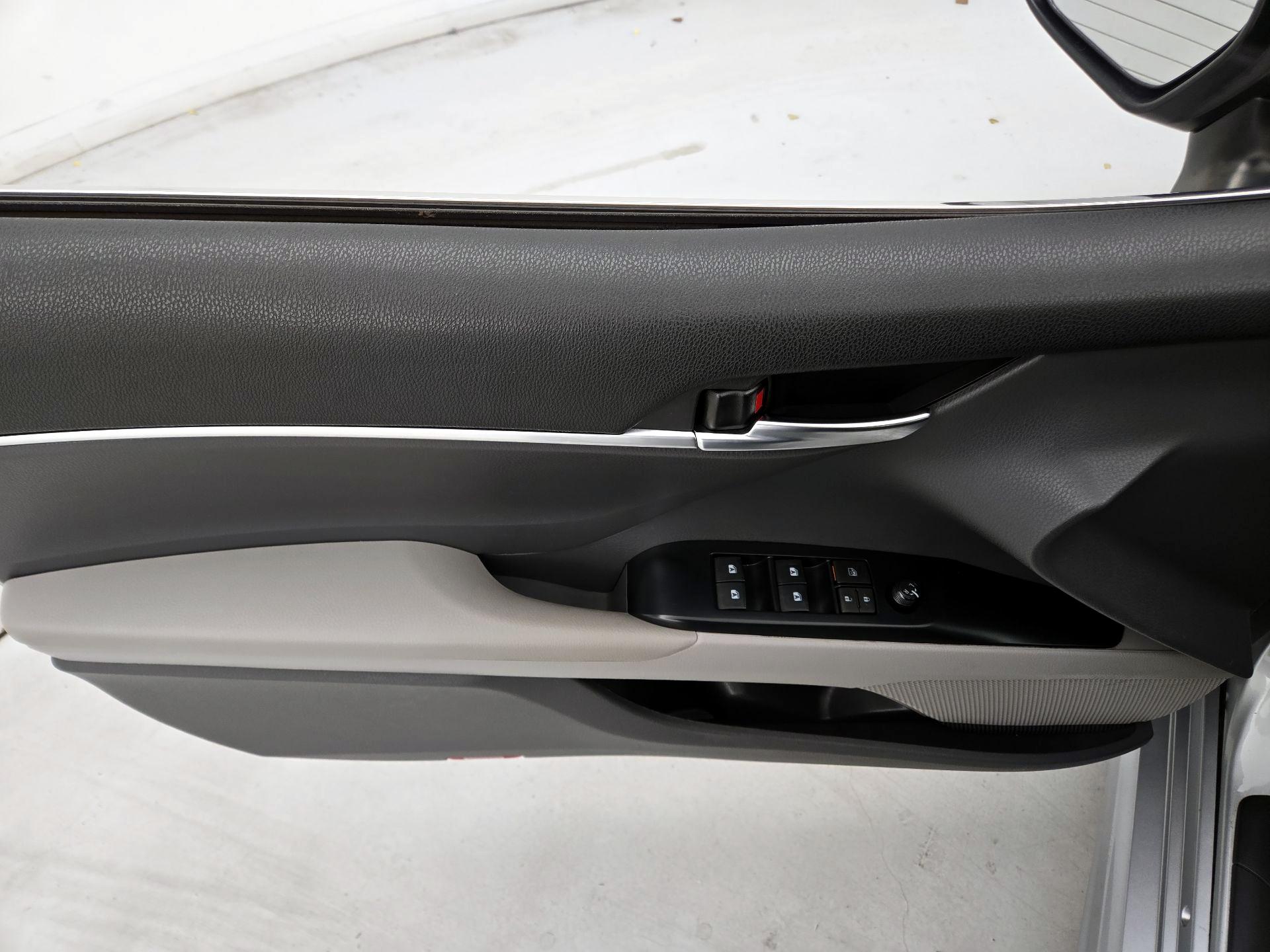 Thumbnail: 2020 Toyota Camry - 12