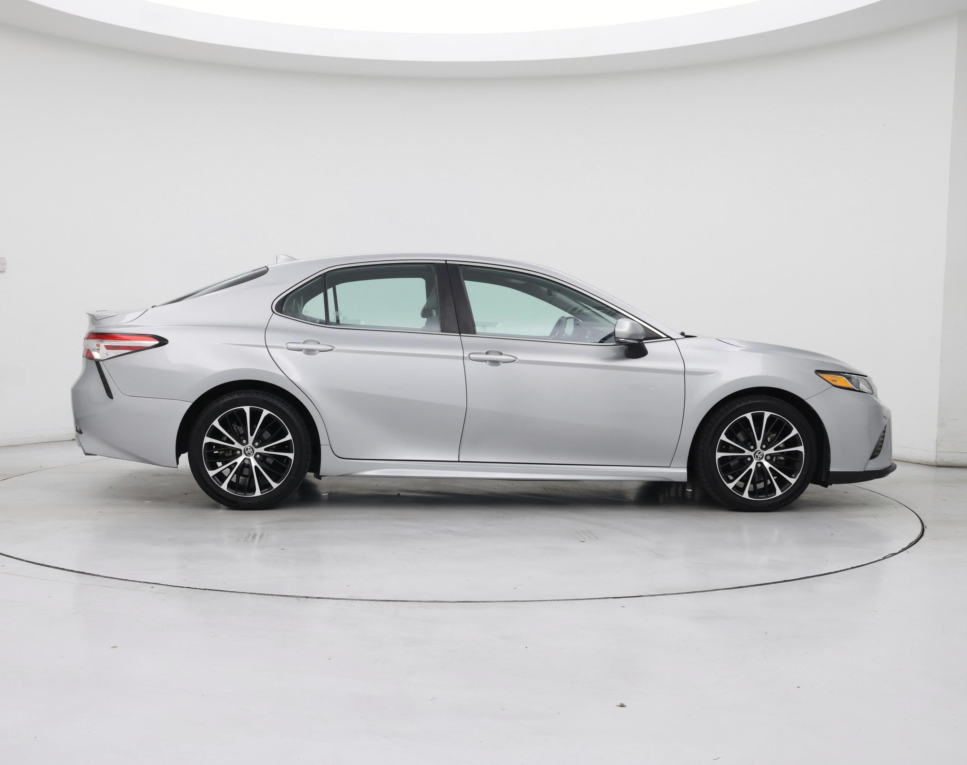 Thumbnail: 2020 Toyota Camry - 7