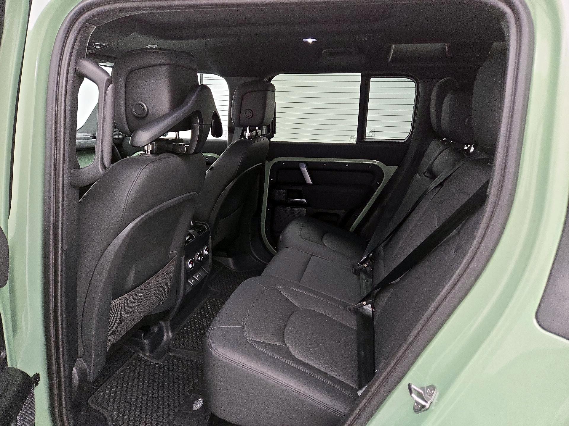 Thumbnail: 2023 Land Rover Defender - 20