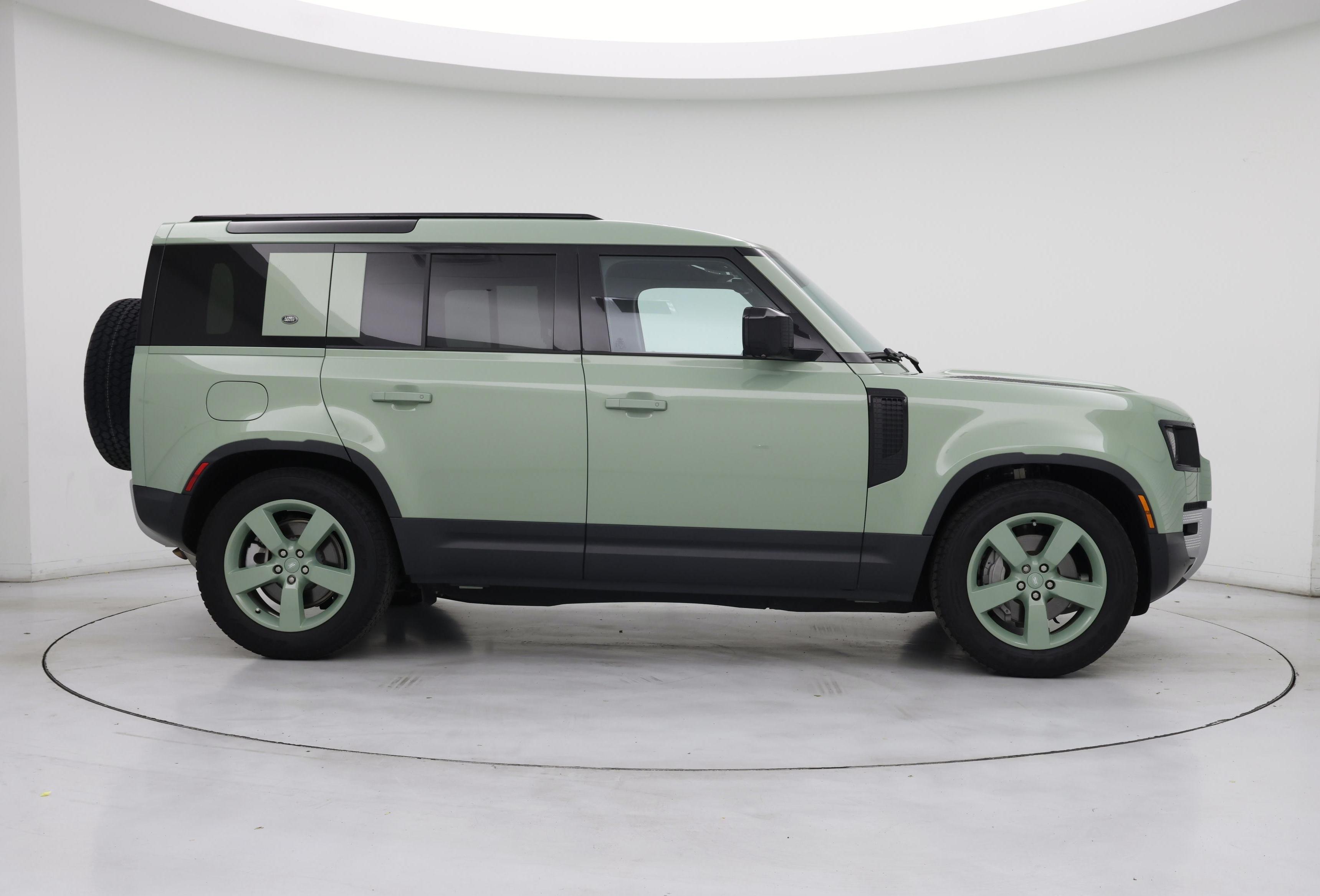 Thumbnail: 2023 Land Rover Defender - 7