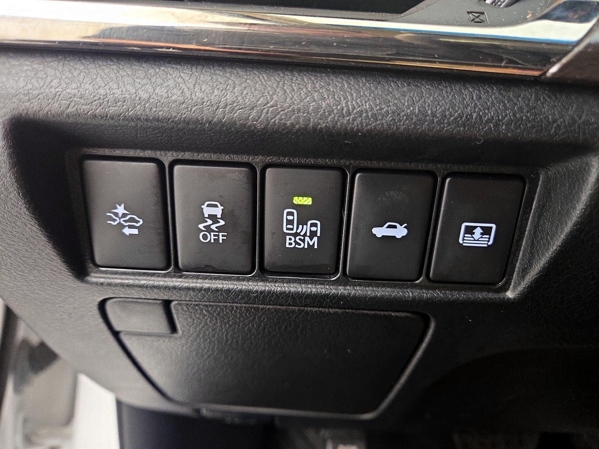Thumbnail: 2016 Toyota Avalon - 13