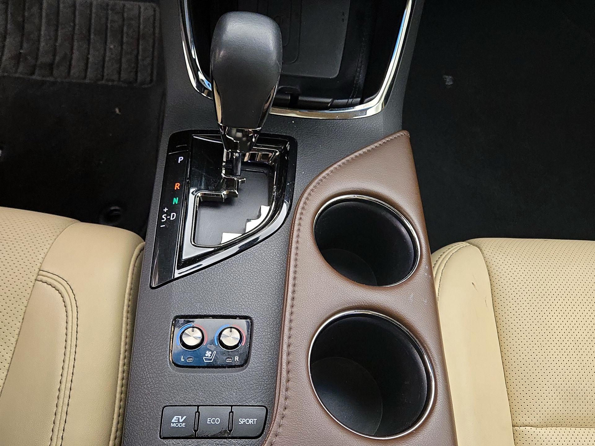 Thumbnail: 2016 Toyota Avalon - 17