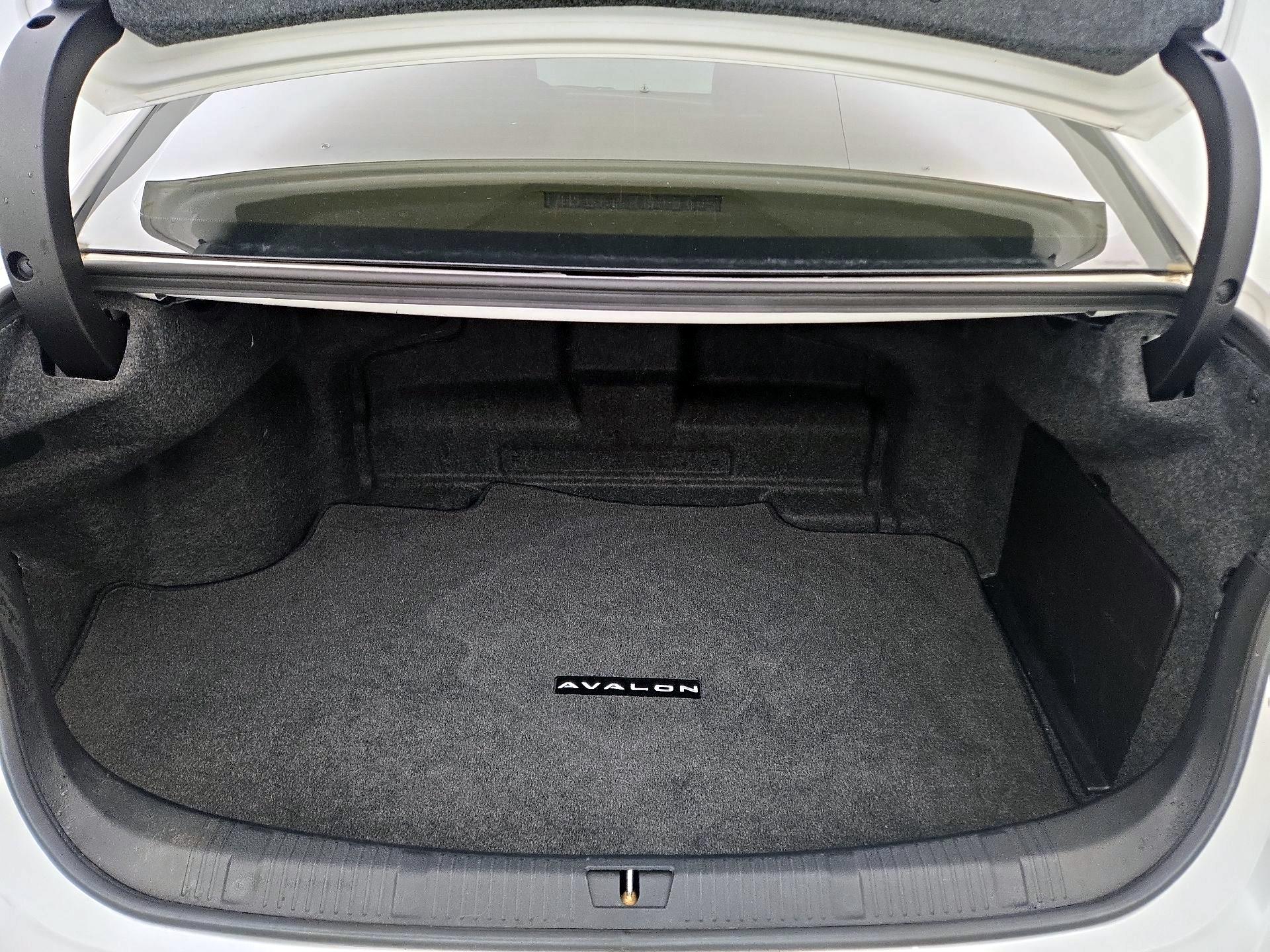 Thumbnail: 2016 Toyota Avalon - 20