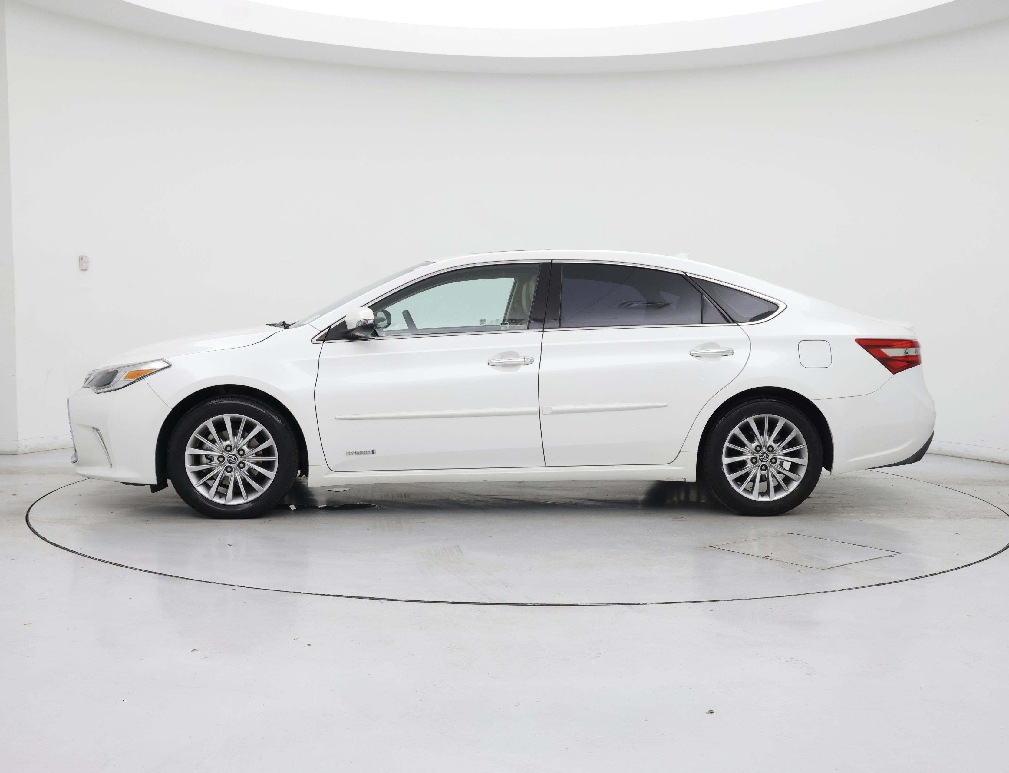 Thumbnail: 2016 Toyota Avalon - 3